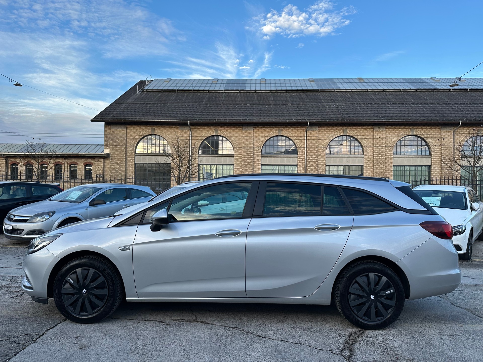 OPEL Astra Sports Tourer 1.6 CDTi ecoF Enjoy Automatic-image-3