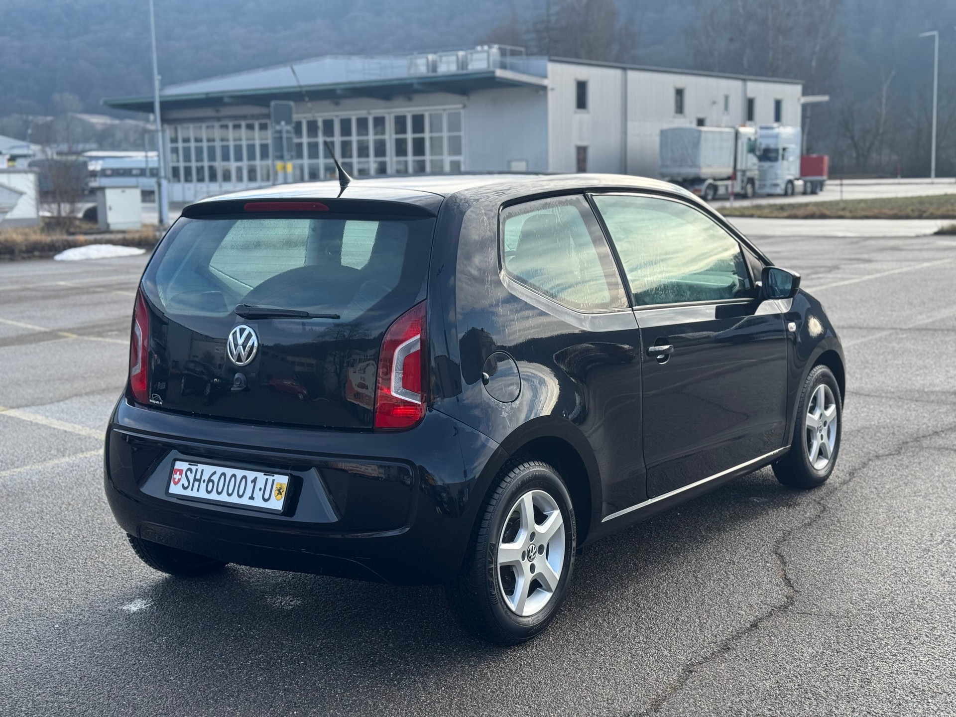VW Up 1.0 white up-image-4