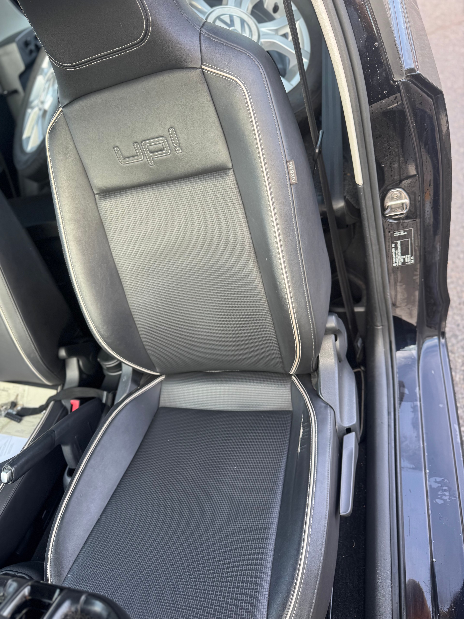VW Up 1.0 white up-image-10