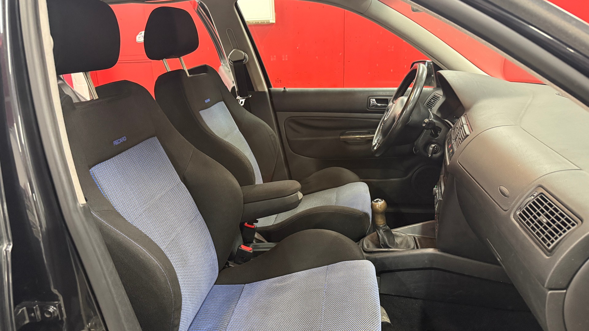 VW Golf 1.8 T GTI, *gepflegtes GTI, 1 Hand Auto, frisch ab MFK & Service, 8-fach berädert, Klimatronic-image-10