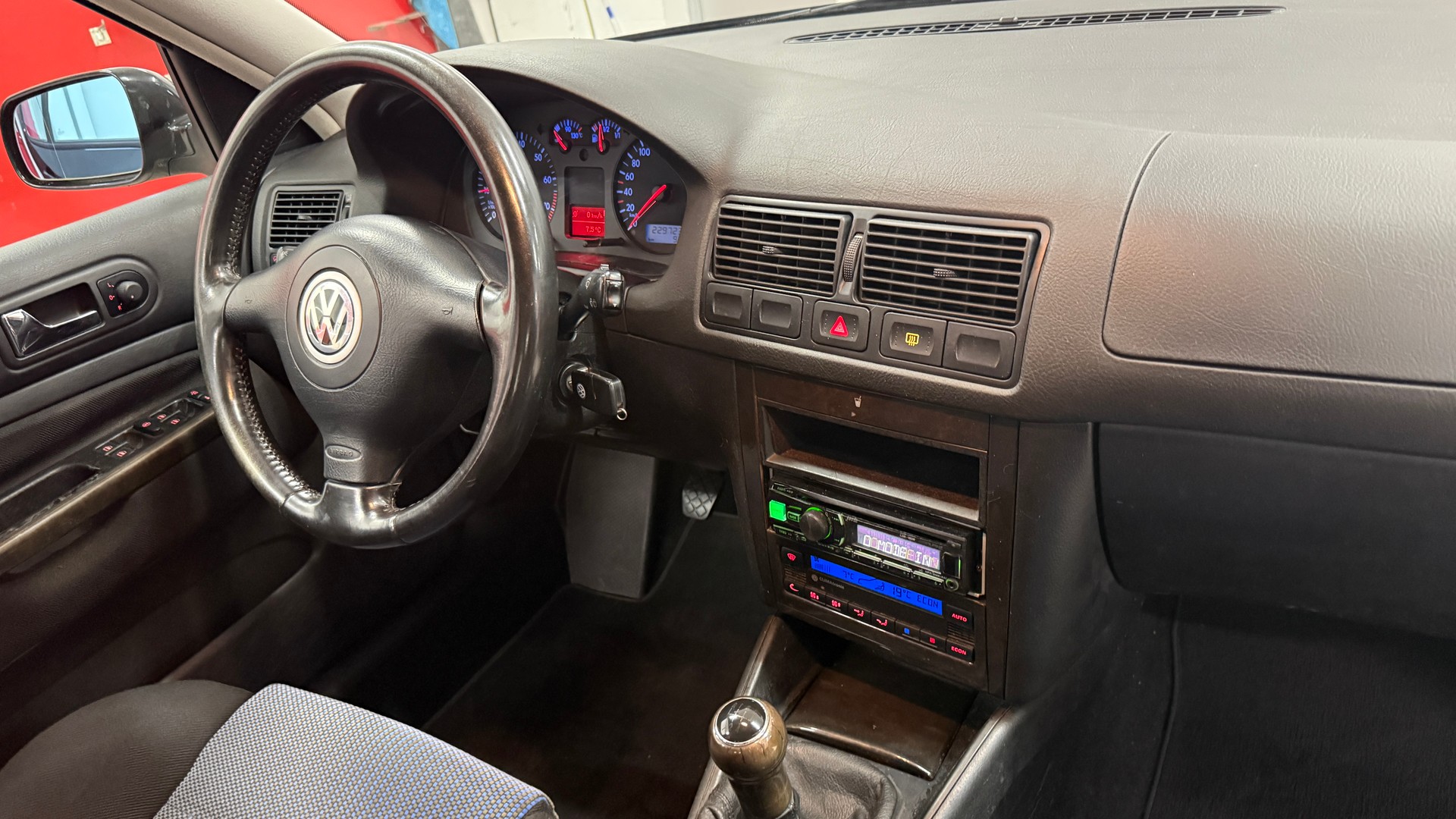 VW Golf 1.8 T GTI, *gepflegtes GTI, 1 Hand Auto, frisch ab MFK & Service, 8-fach berädert, Klimatronic-image-11