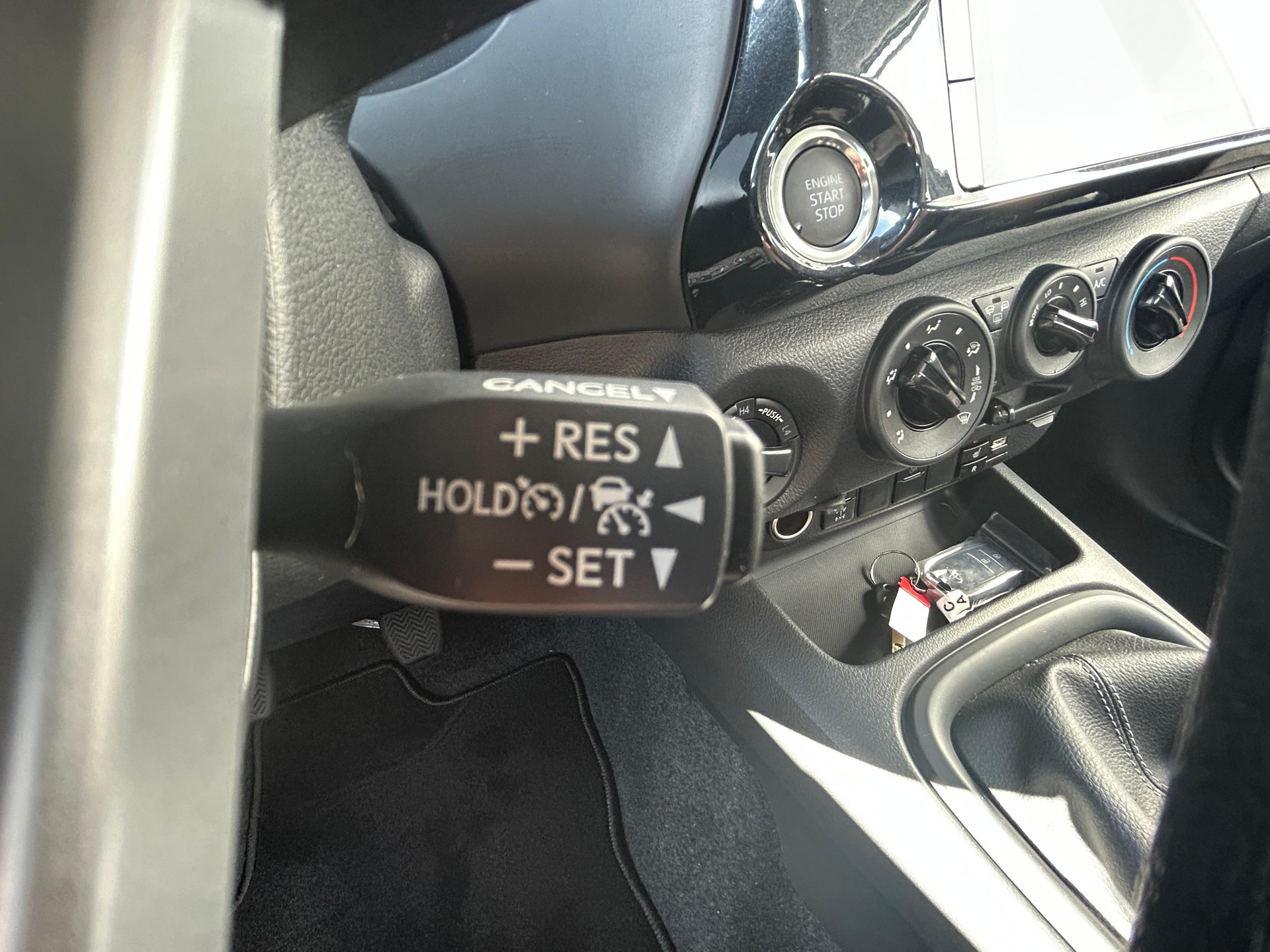 TOYOTA Hilux Double Cab.-Pick-up 2.8 D-4D 204 Comfort-image-10
