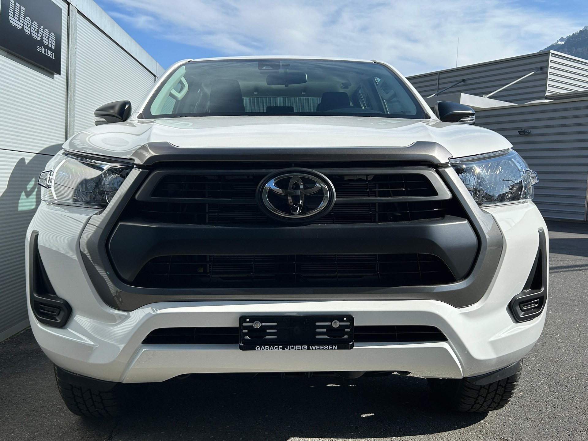 TOYOTA Hilux Double Cab.-Pick-up 2.8 D-4D 204 Comfort-image-1
