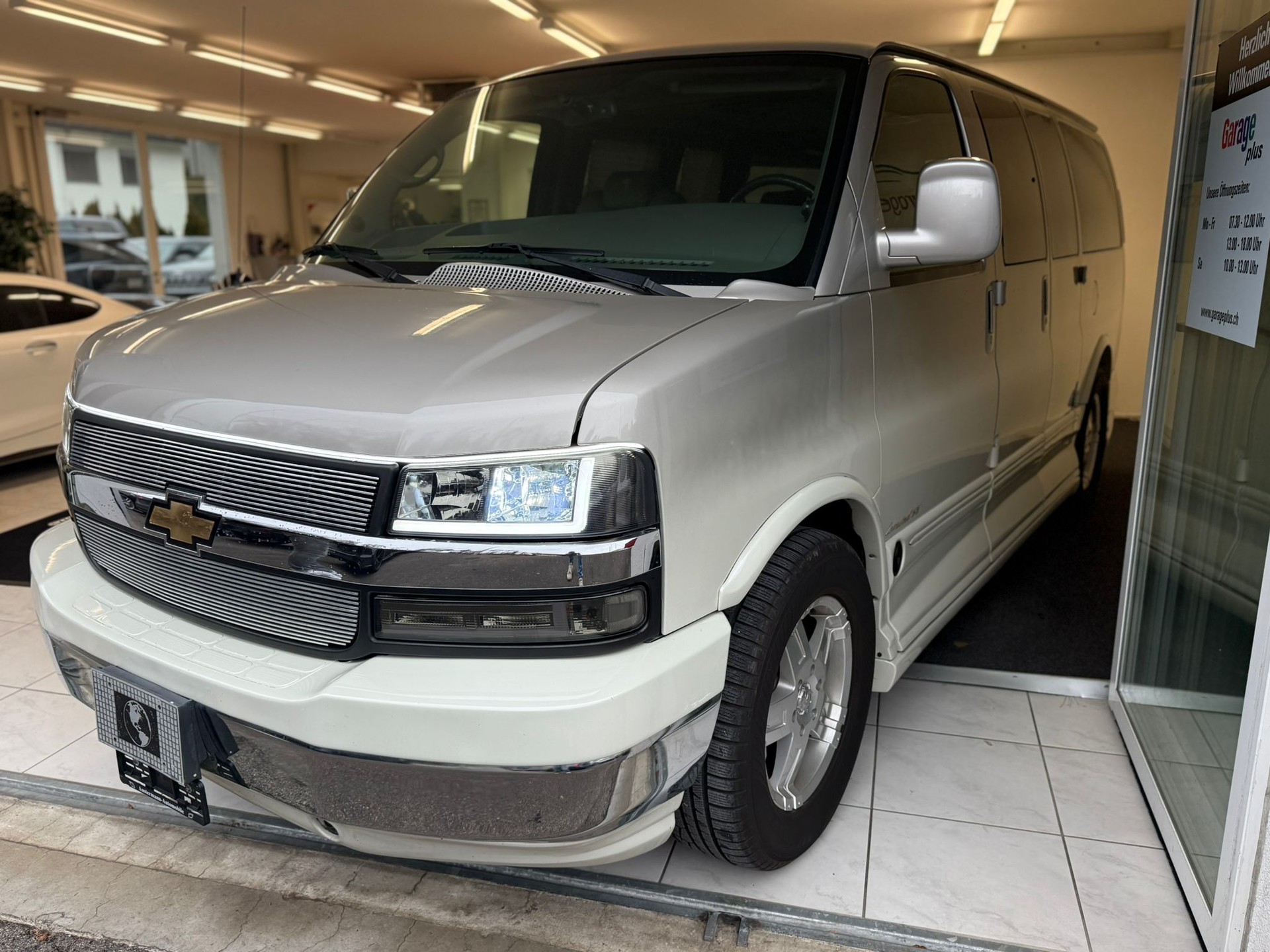 CHEVROLET EXPRESS H 1500-image-13