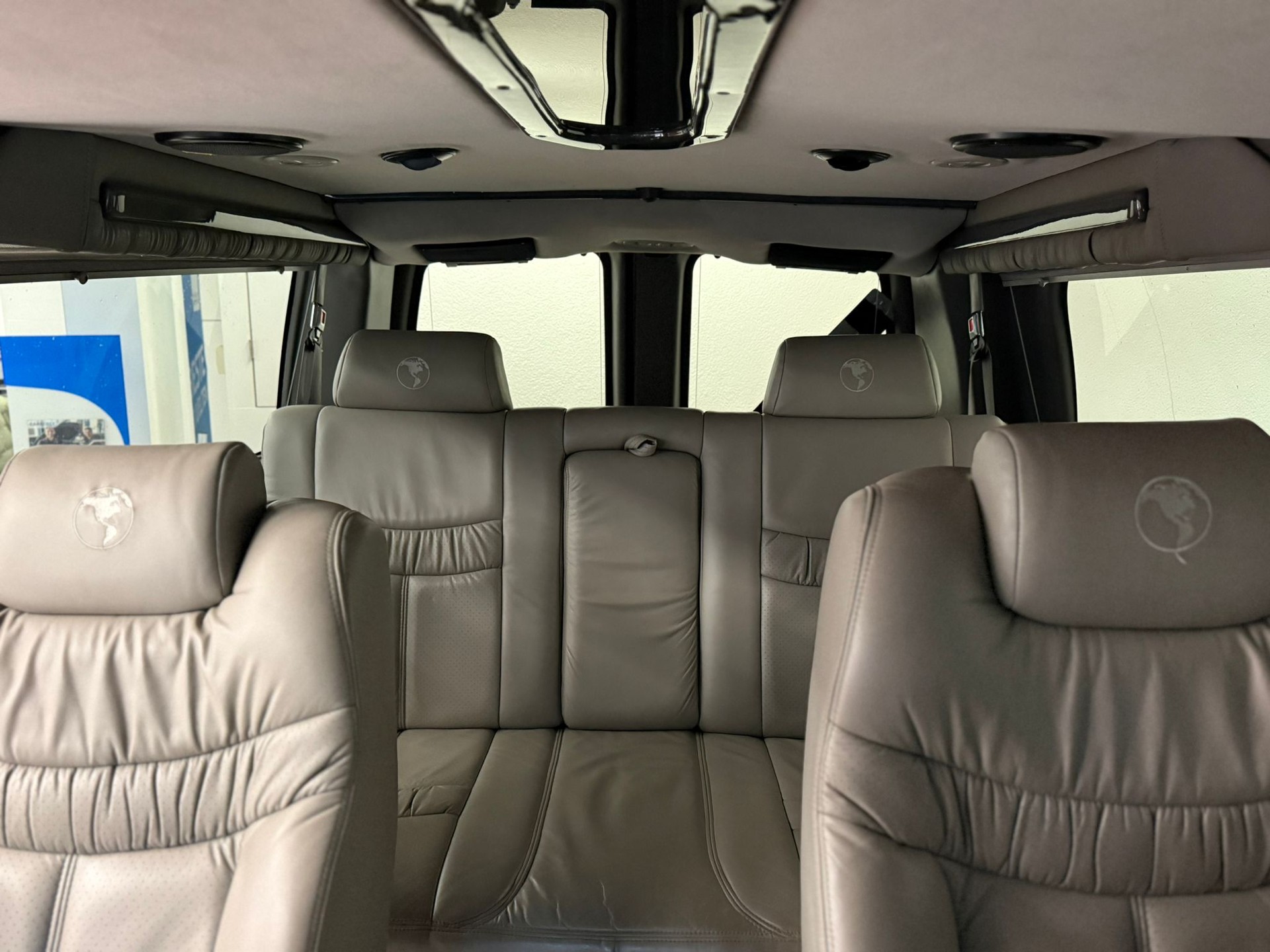 CHEVROLET EXPRESS H 1500-image-10