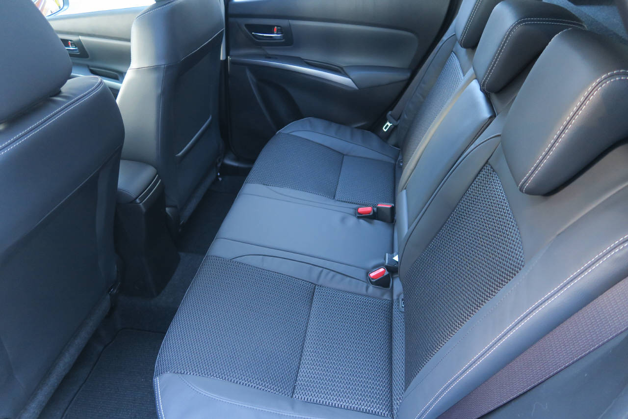 SUZUKI S-Cross 1.4 T Sakura Top Hybrid 4x4-image-14