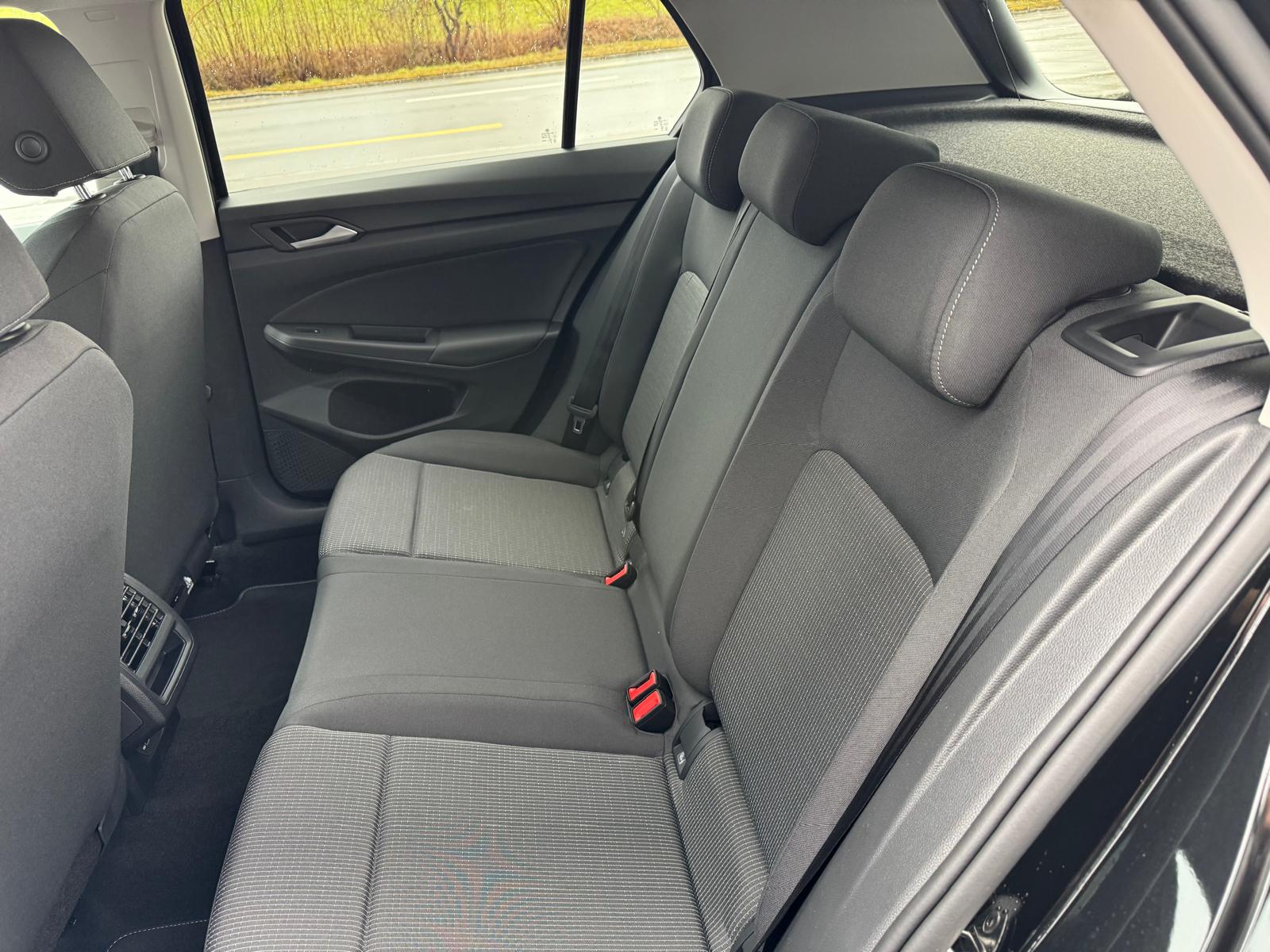 VW Golf 1.5 e TSI mHEV Basis DSG-image-5