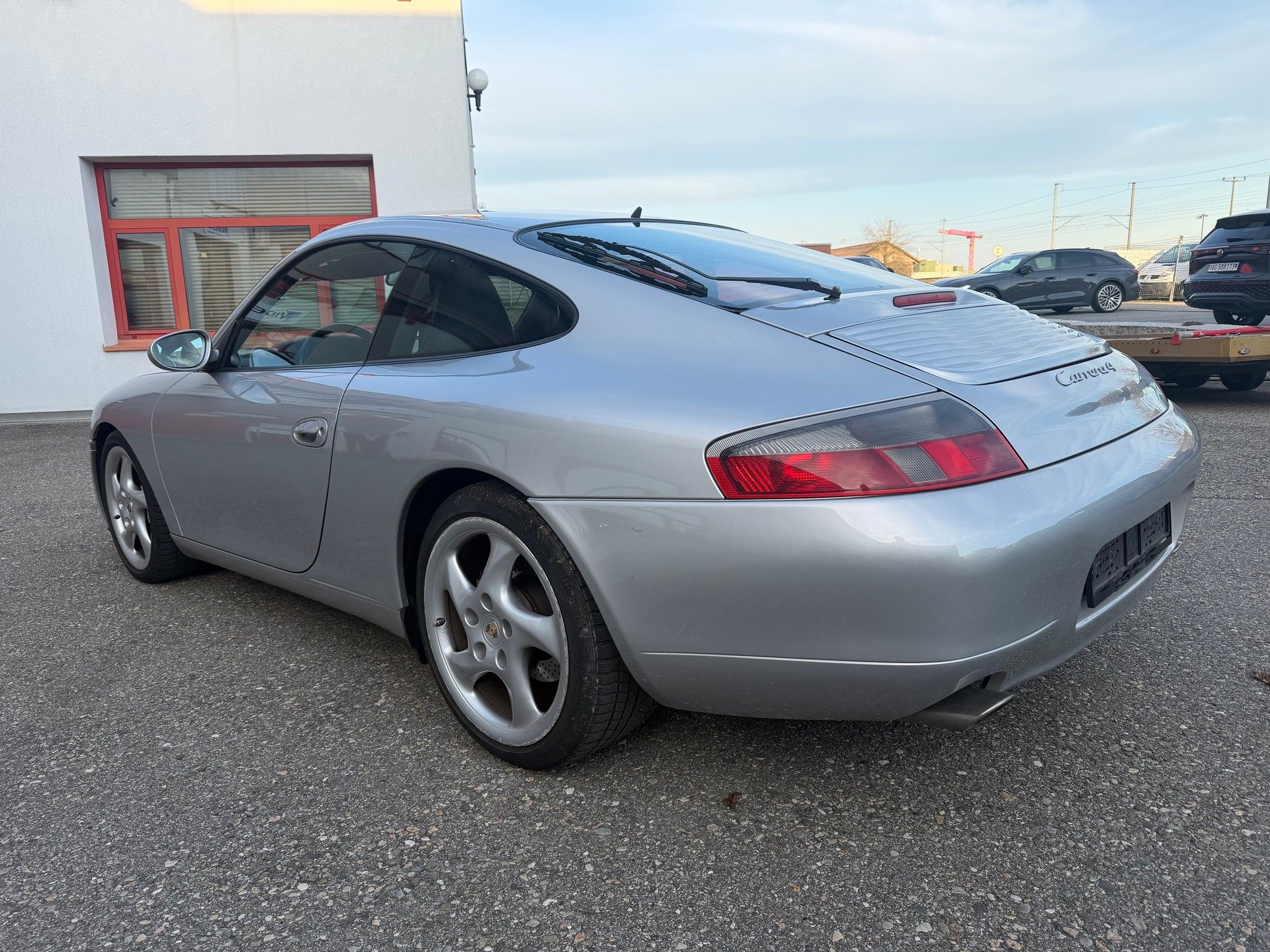 PORSCHE 911 Carrera 4-image-5