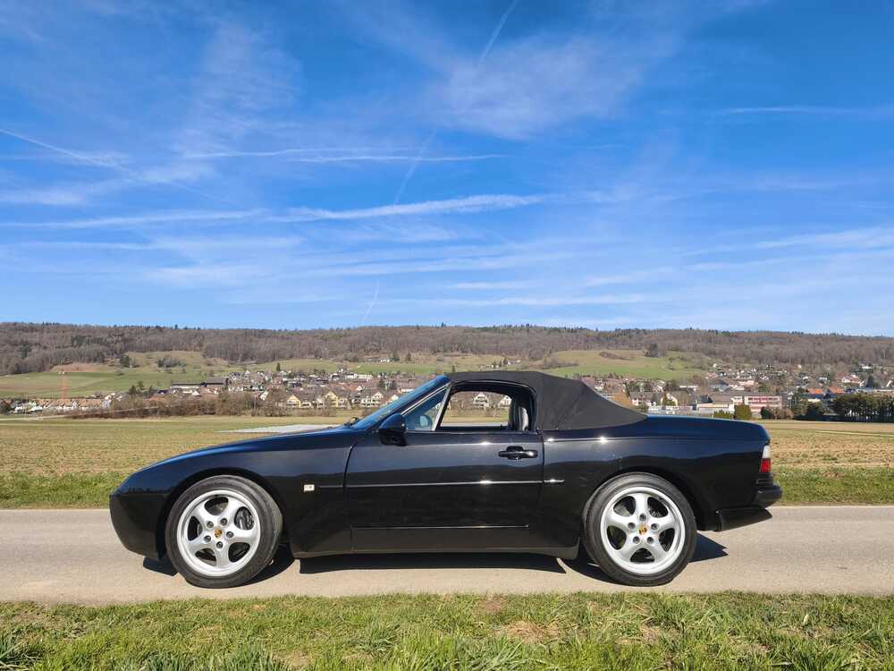 PORSCHE 944 Turbo-image-3