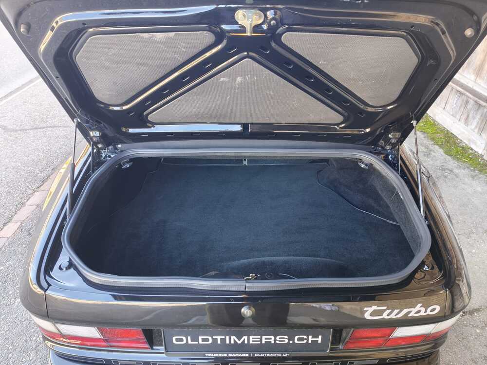 PORSCHE 944 Turbo-image-12