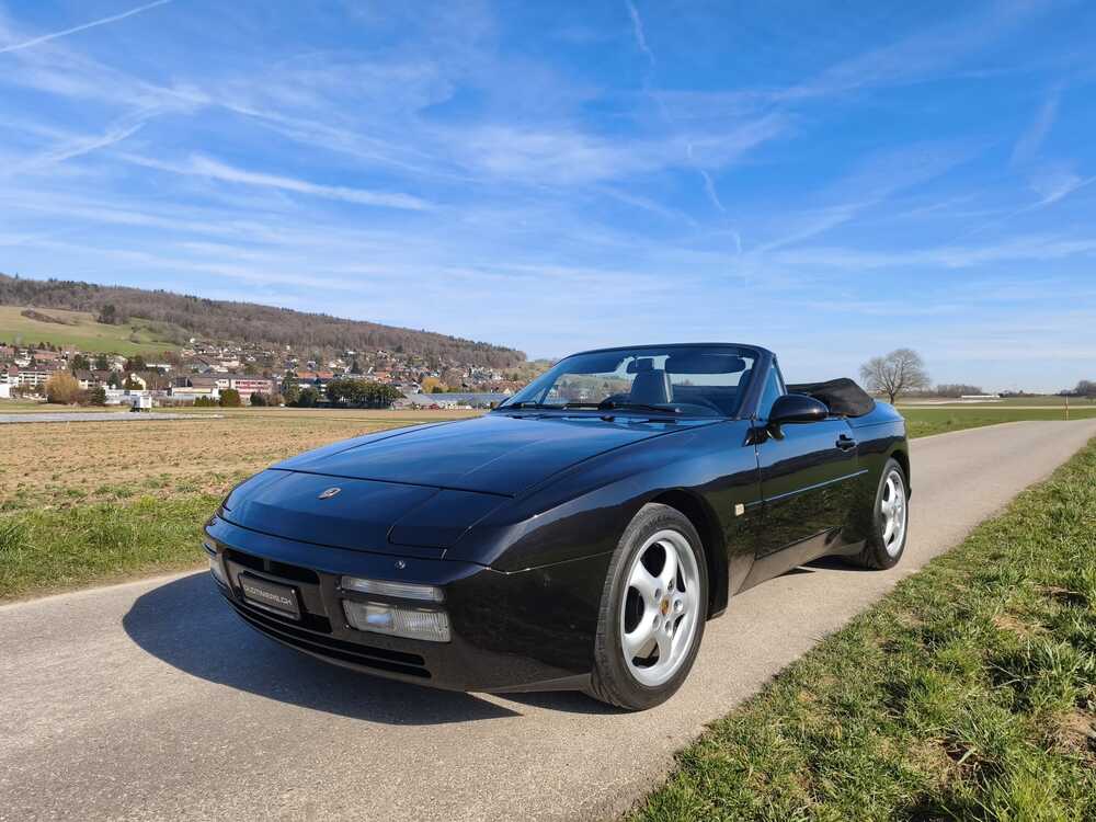 PORSCHE 944 Turbo-image-0