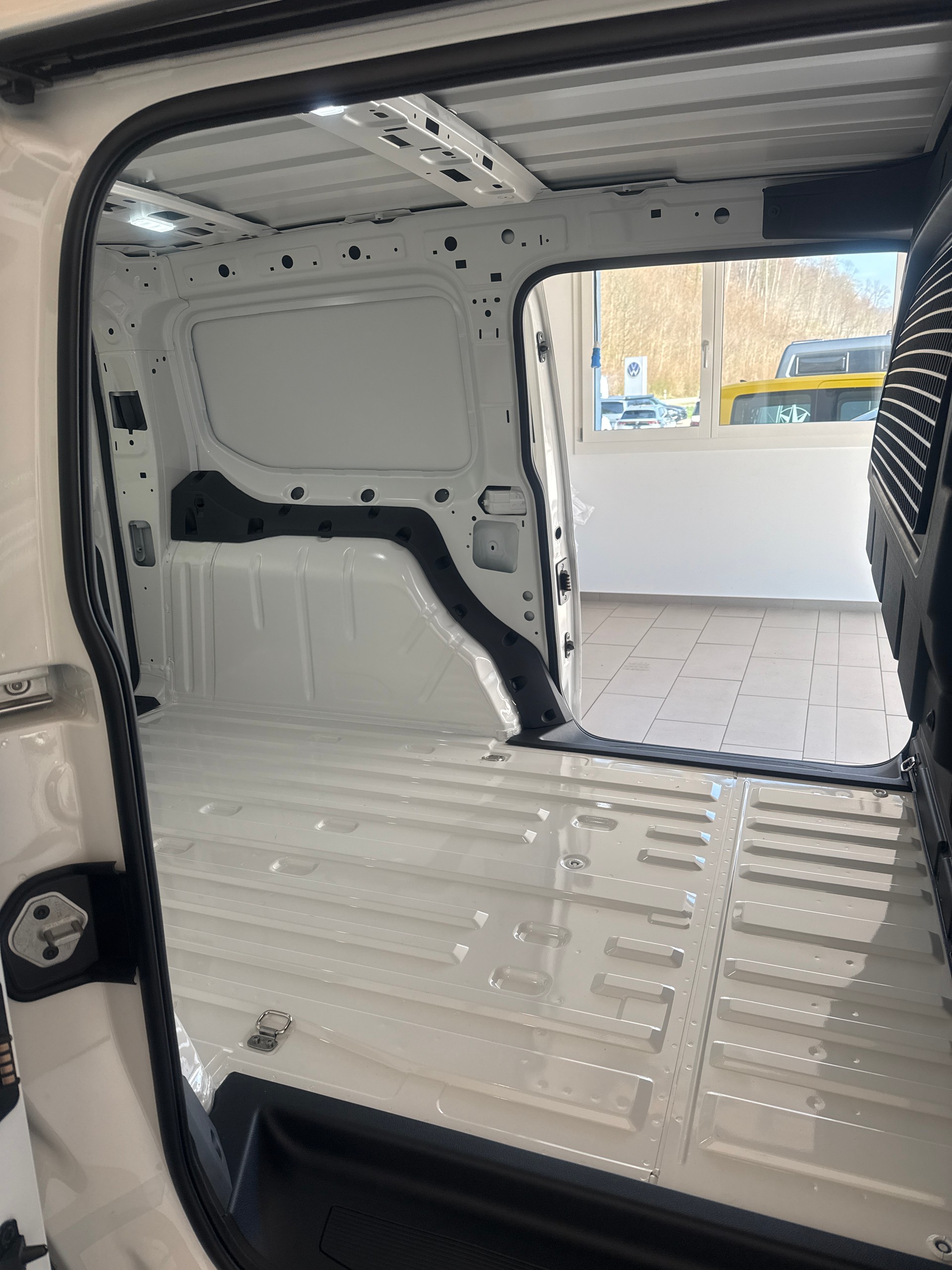 VW Caddy Maxi Kaw. 2.0 TDI 122 BlueMT 4motion-image-4