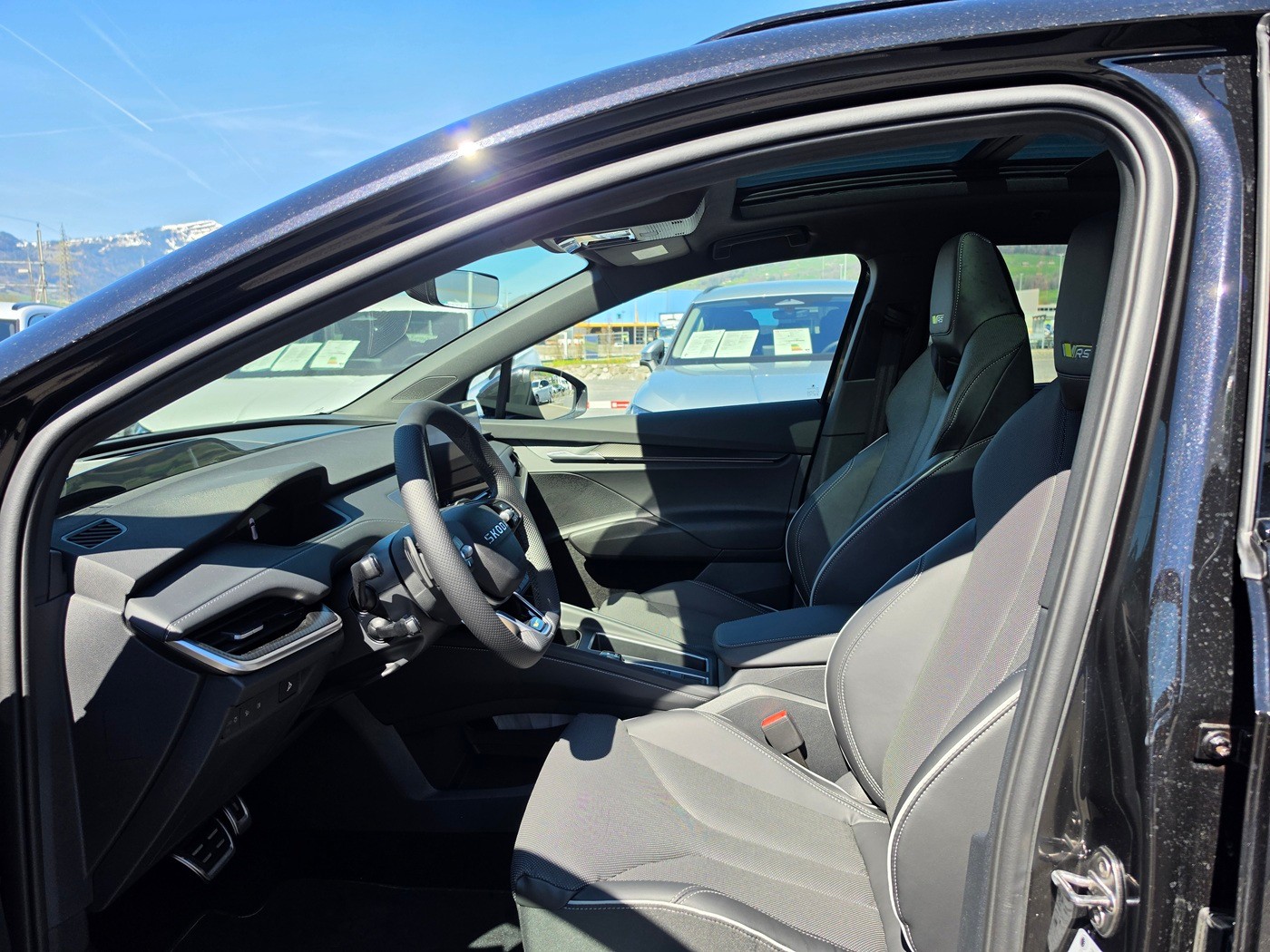 SKODA Enyaq 4x4 RS-image-7