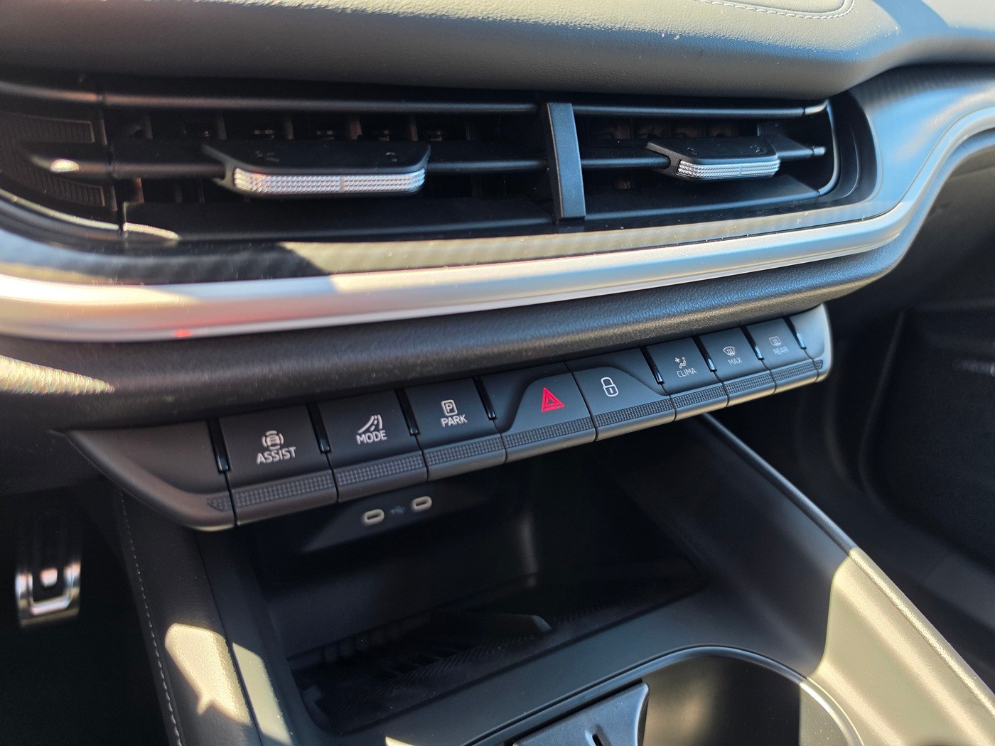 SKODA Enyaq 4x4 RS-image-12