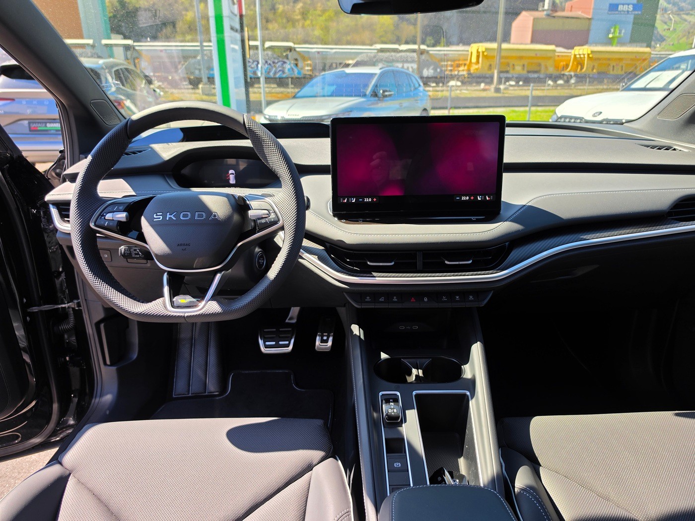 SKODA Enyaq 4x4 RS-image-9