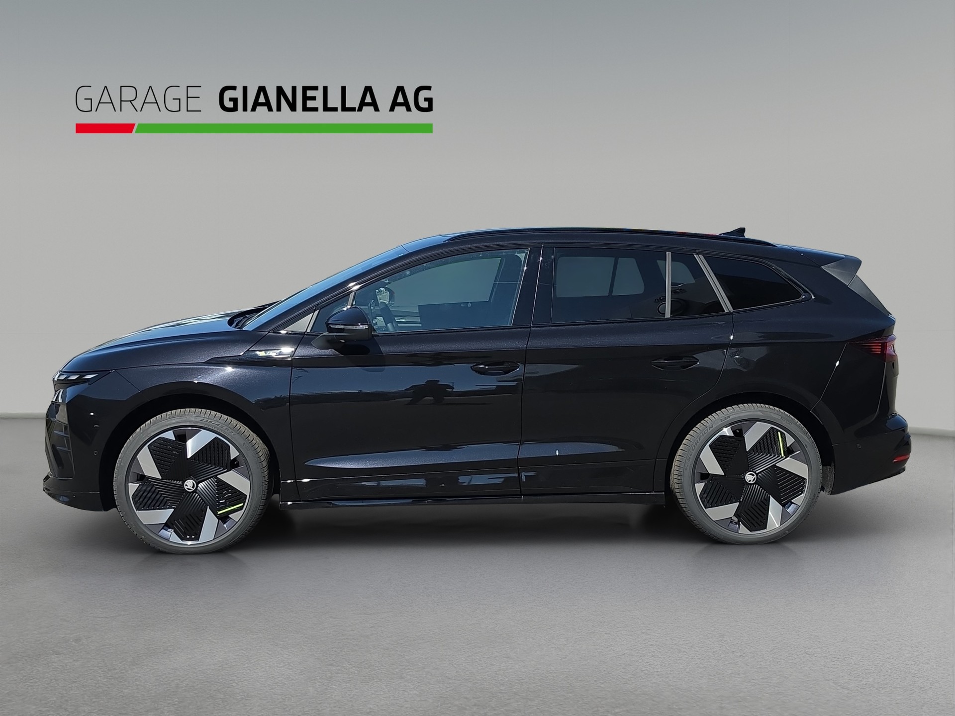 SKODA Enyaq 4x4 RS-image-1