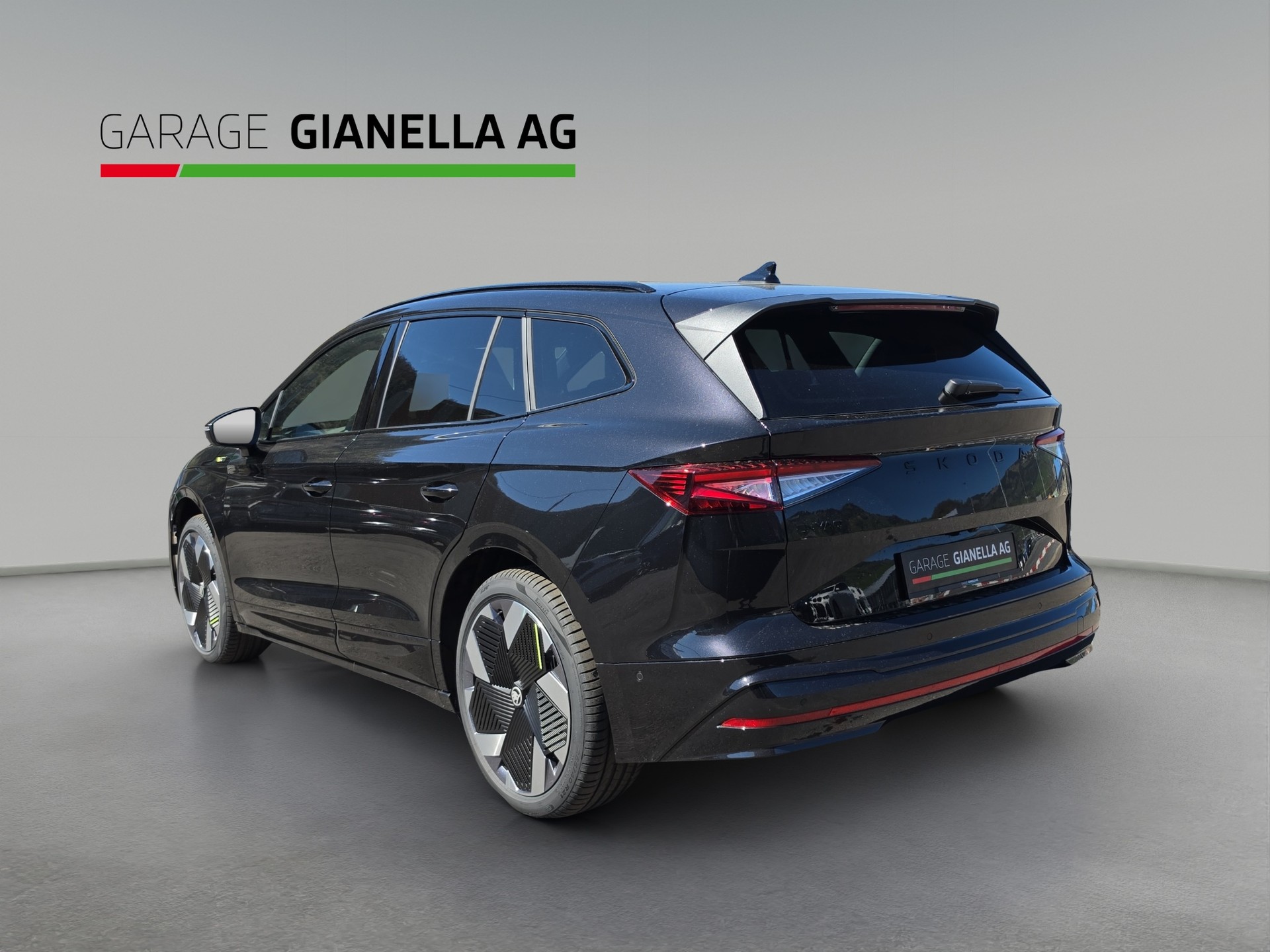 SKODA Enyaq 4x4 RS-image-2