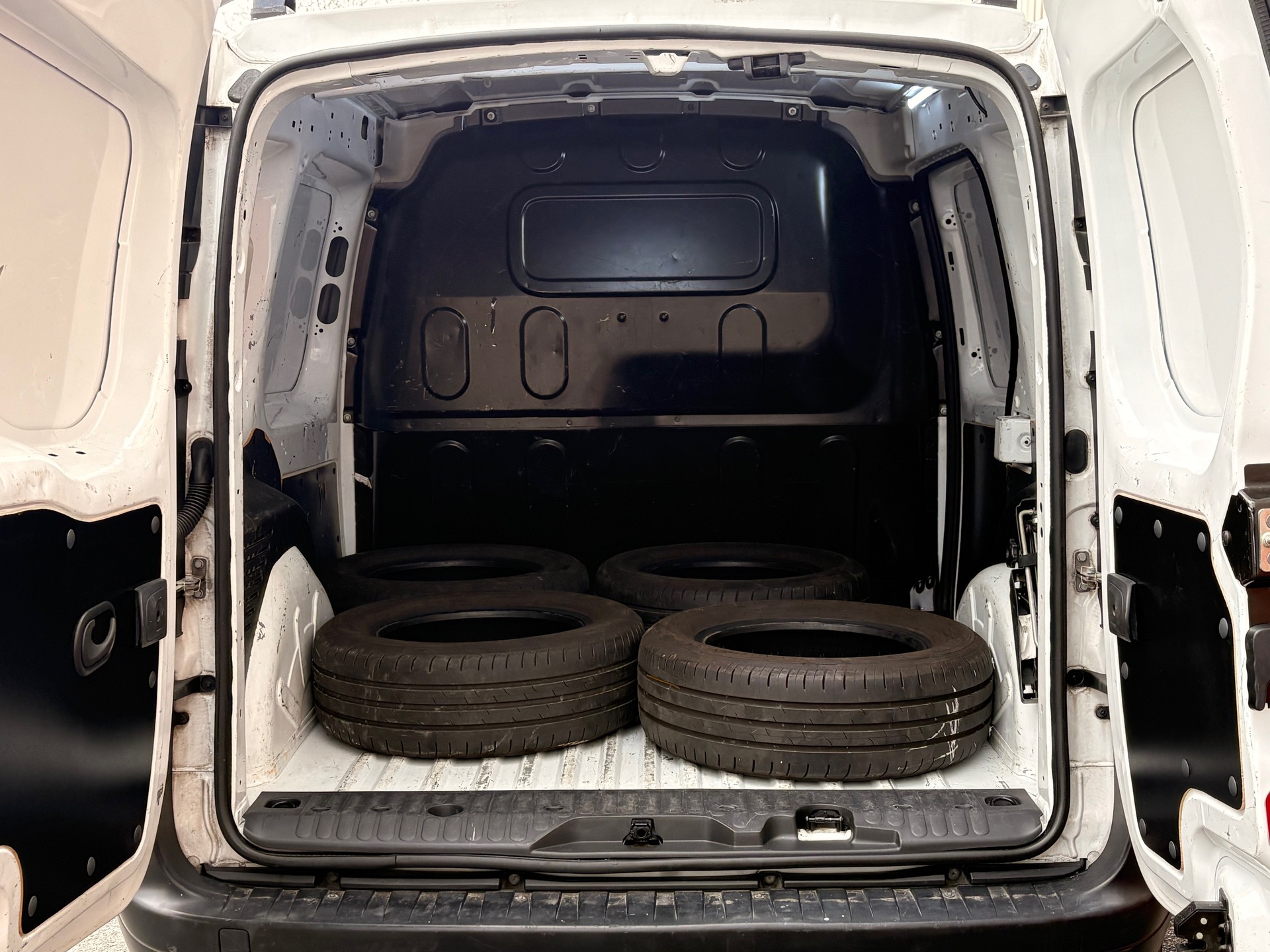 RENAULT Kangoo Medium TCe 115 ENERGY First Access-image-6