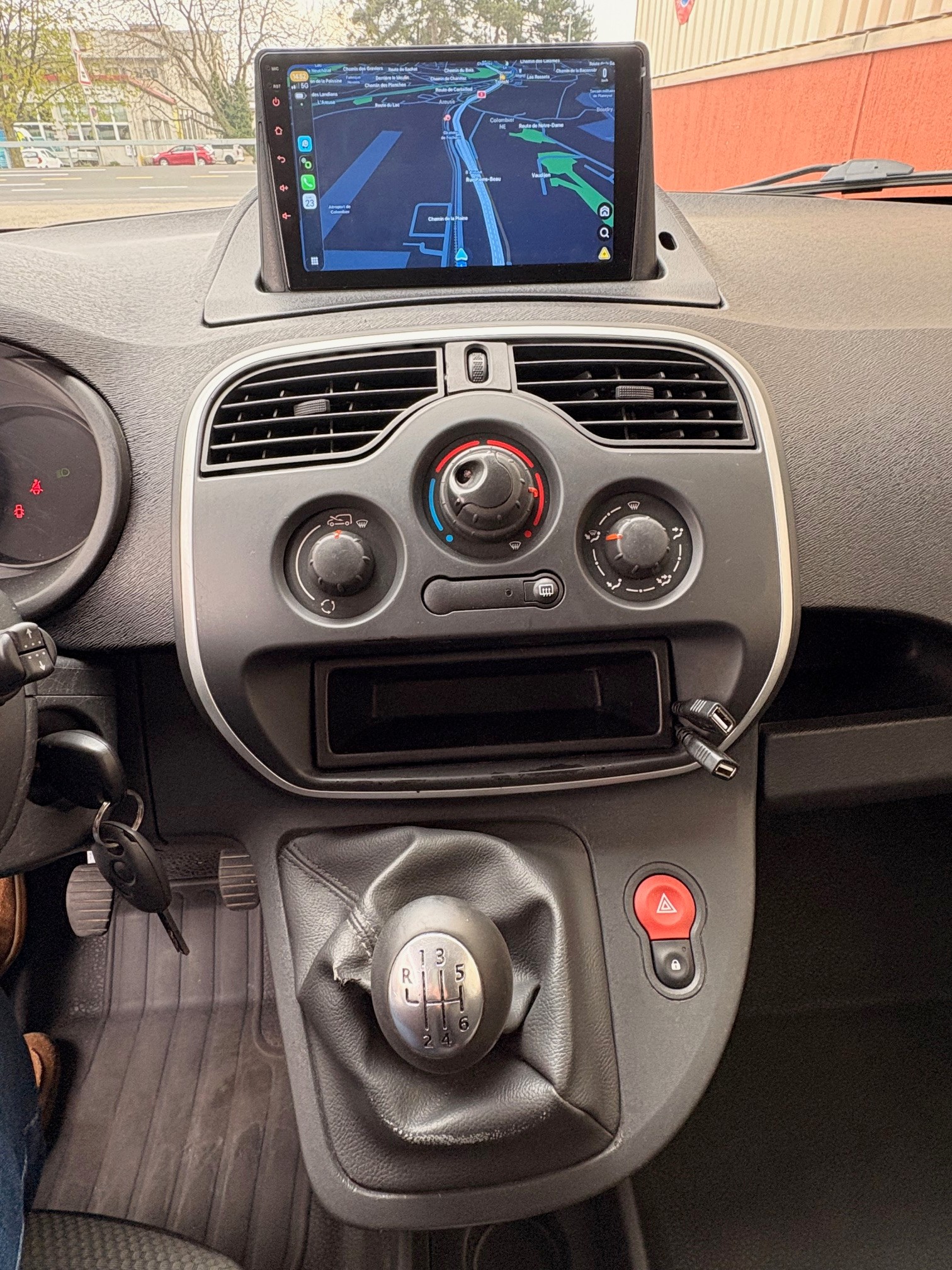 RENAULT Kangoo Medium TCe 115 ENERGY First Access-image-8