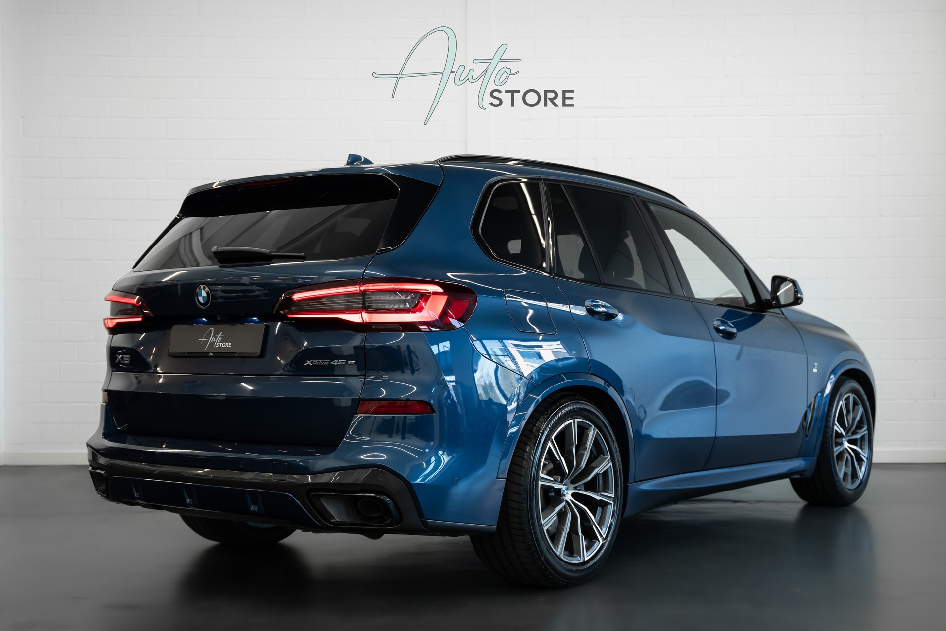 BMW X5 xDrive 45e M Sport Steptronic-showroom-element-1