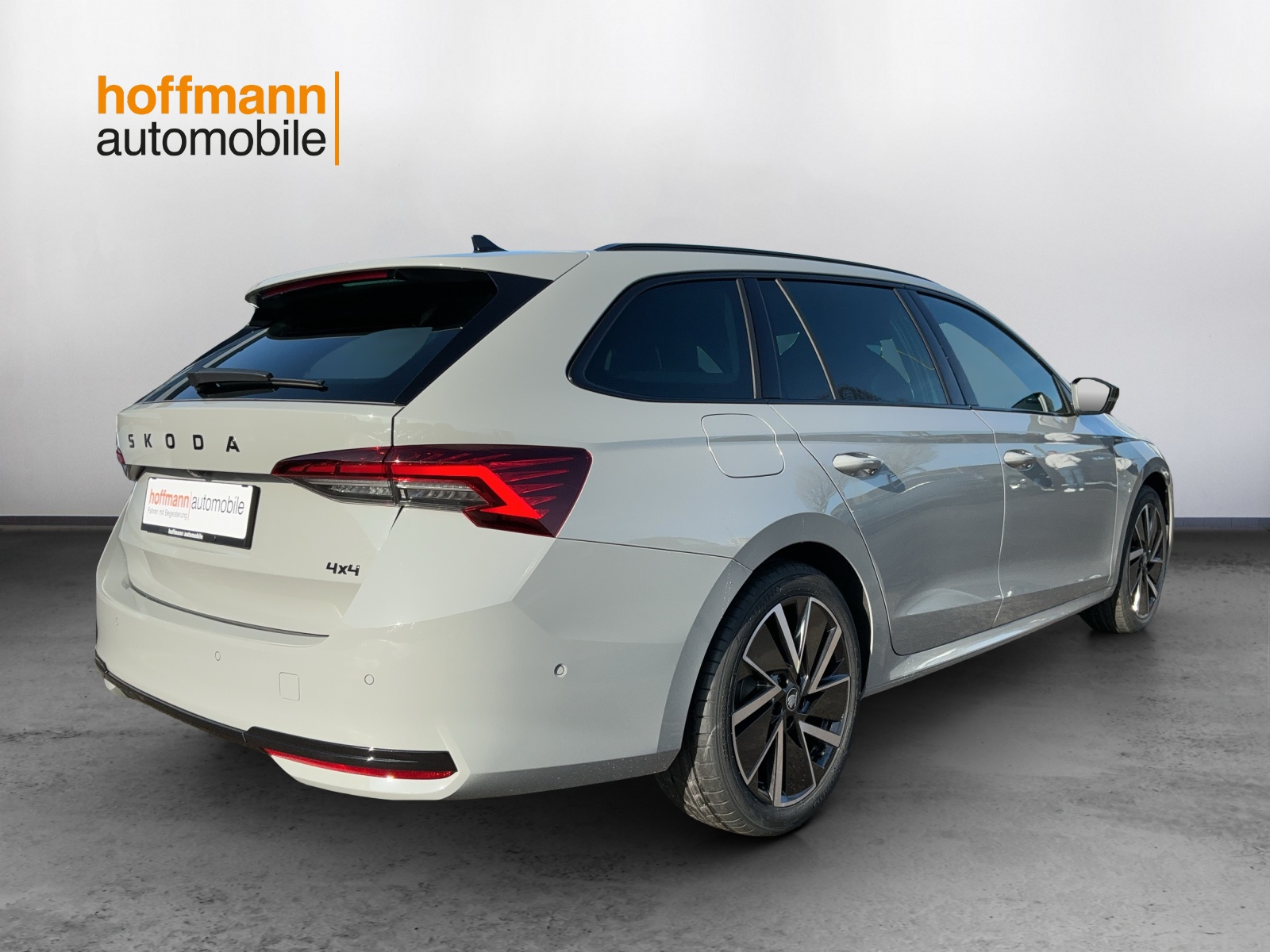 SKODA Octavia Combi 1.5 TSI mHEV DSG Sport Line-image-3