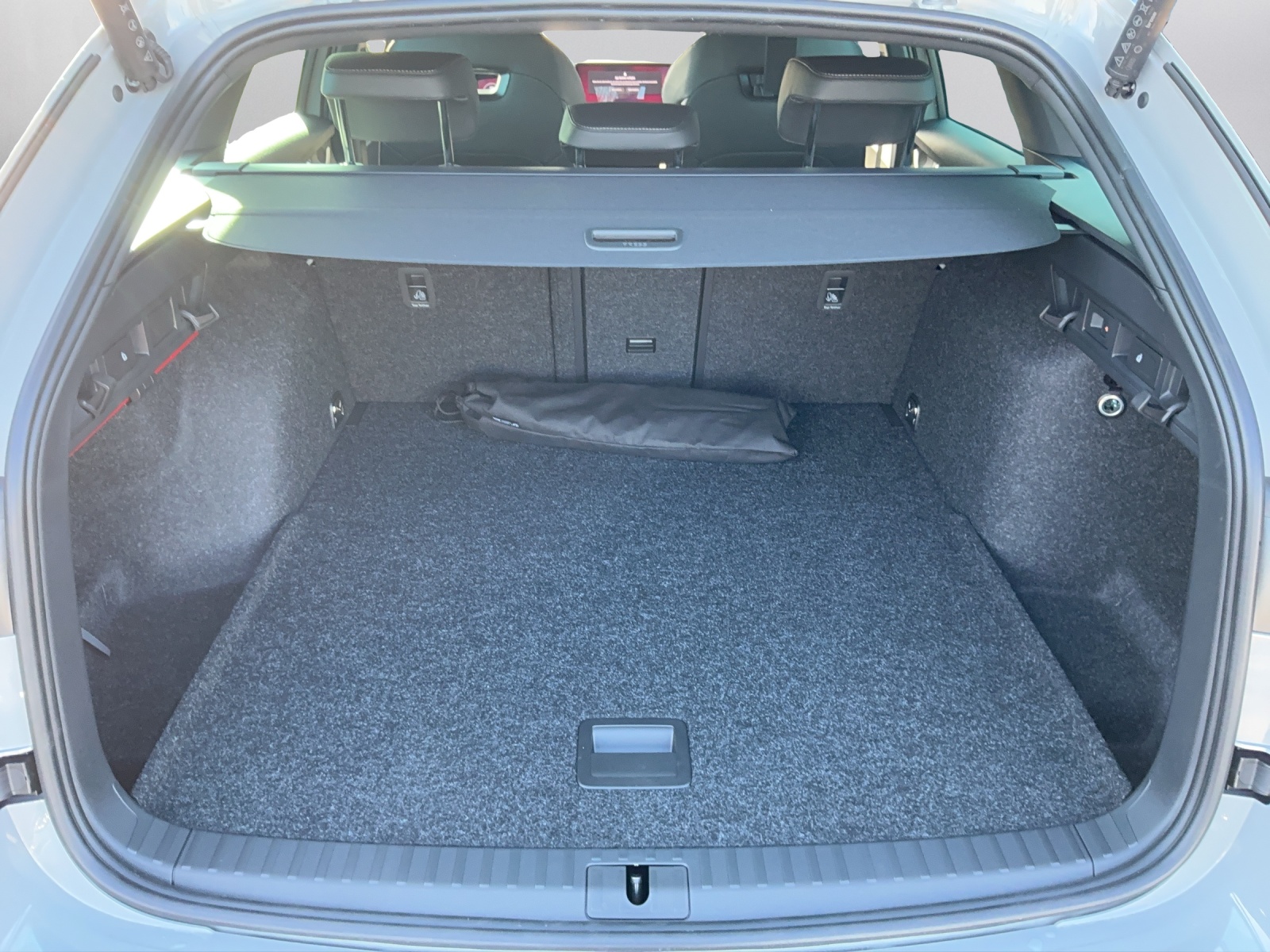 SKODA Octavia Combi 1.5 TSI mHEV DSG Sport Line-image-11