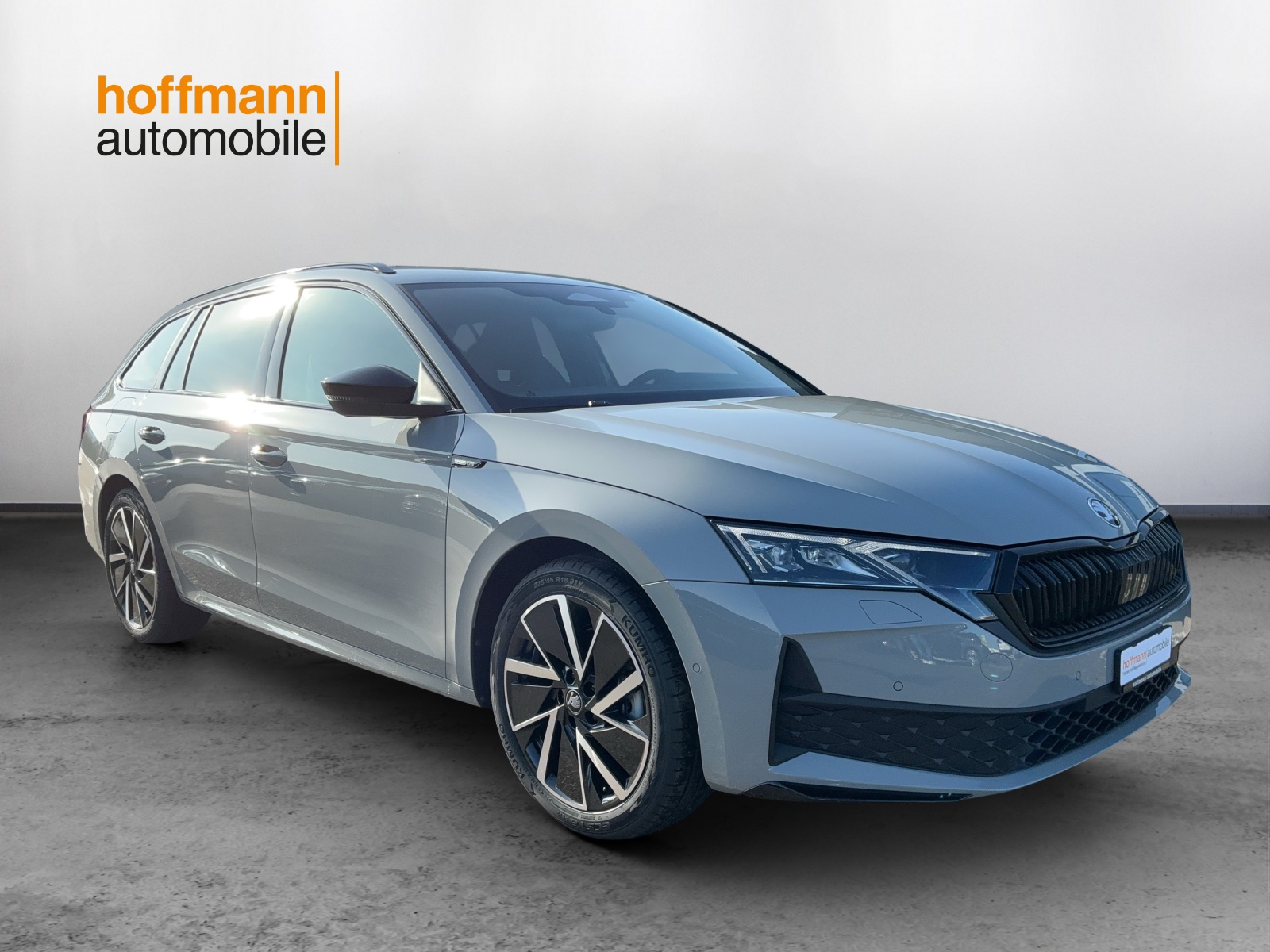SKODA Octavia Combi 1.5 TSI mHEV DSG Sport Line-image-2