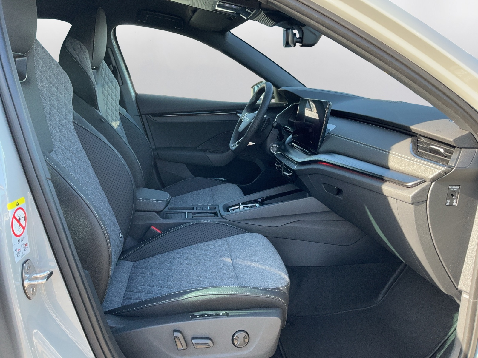 SKODA Octavia Combi 1.5 TSI mHEV DSG Sport Line-image-13