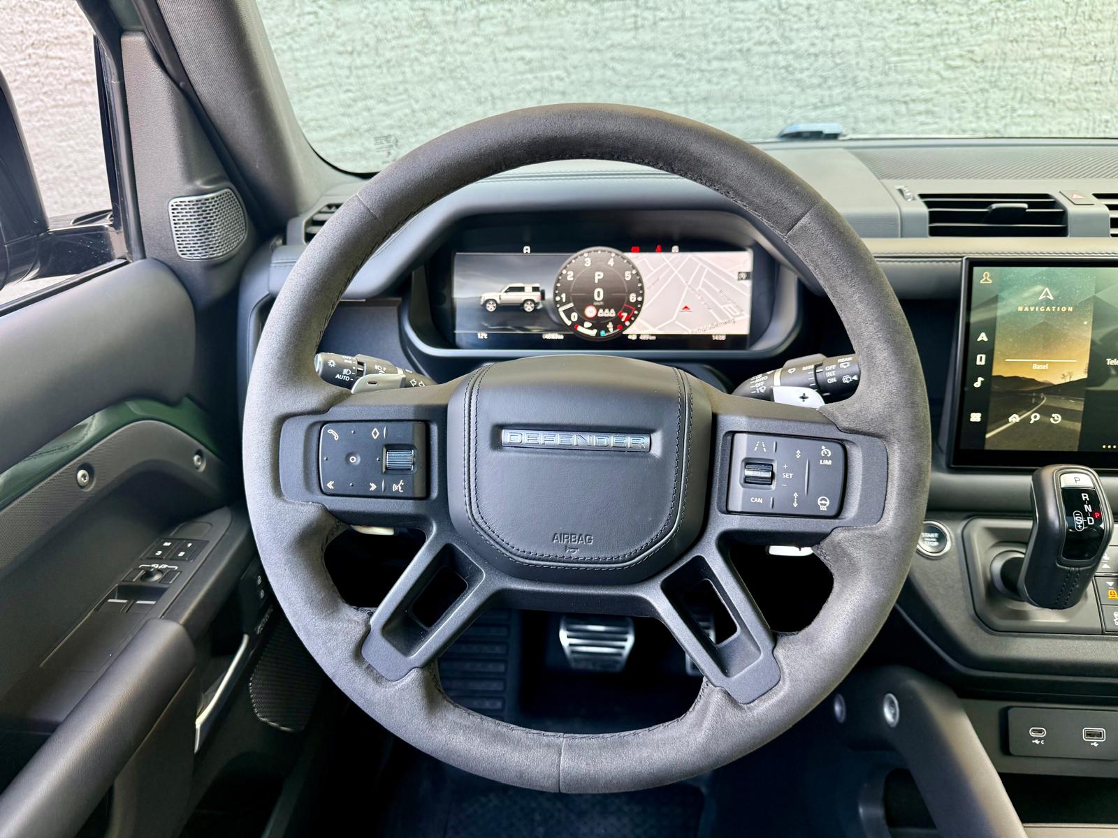 LAND ROVER Defender 90 525 V8 5.0 AT8-image-9