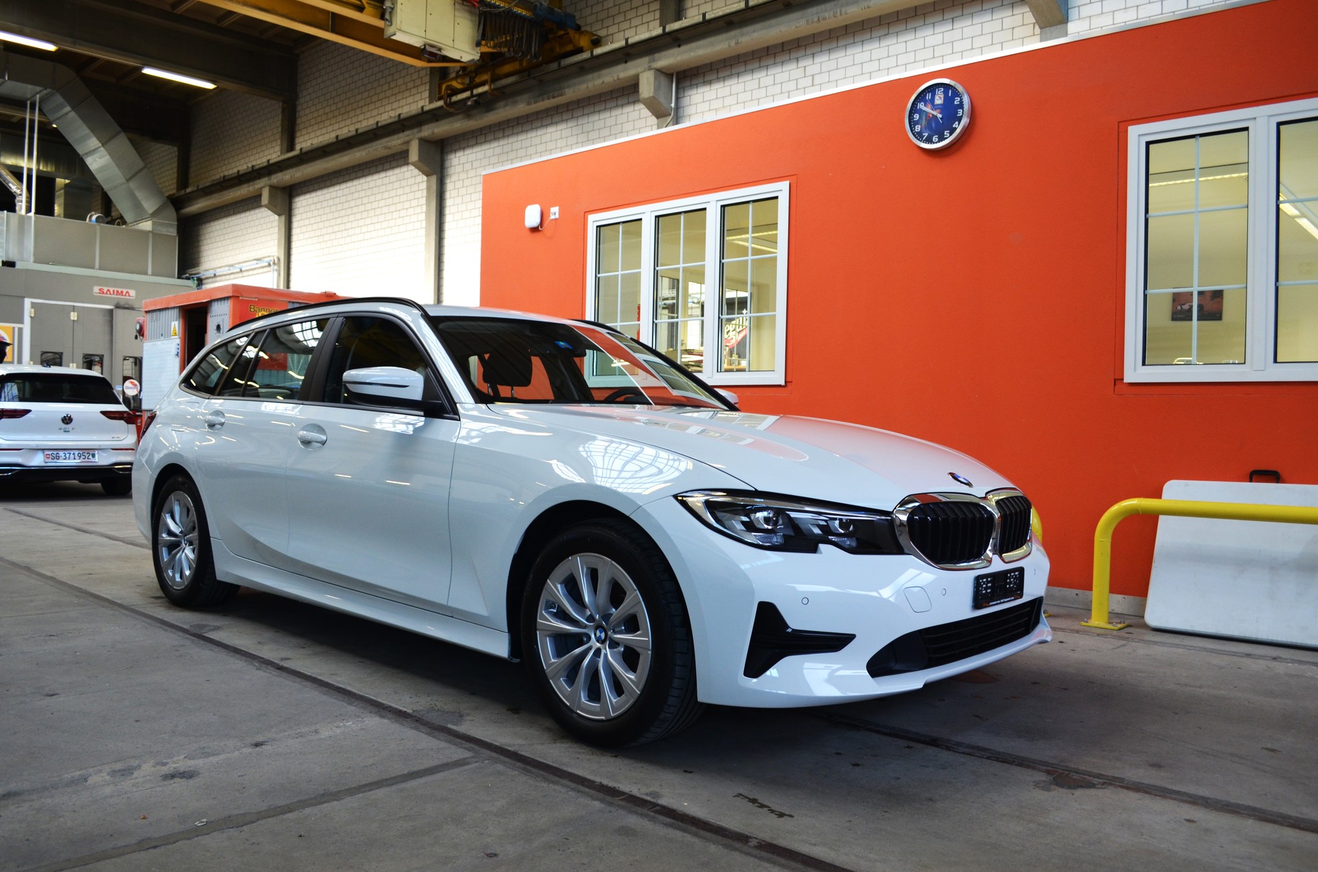 BMW 320d xDrive 48V Touring Steptronic-image-0