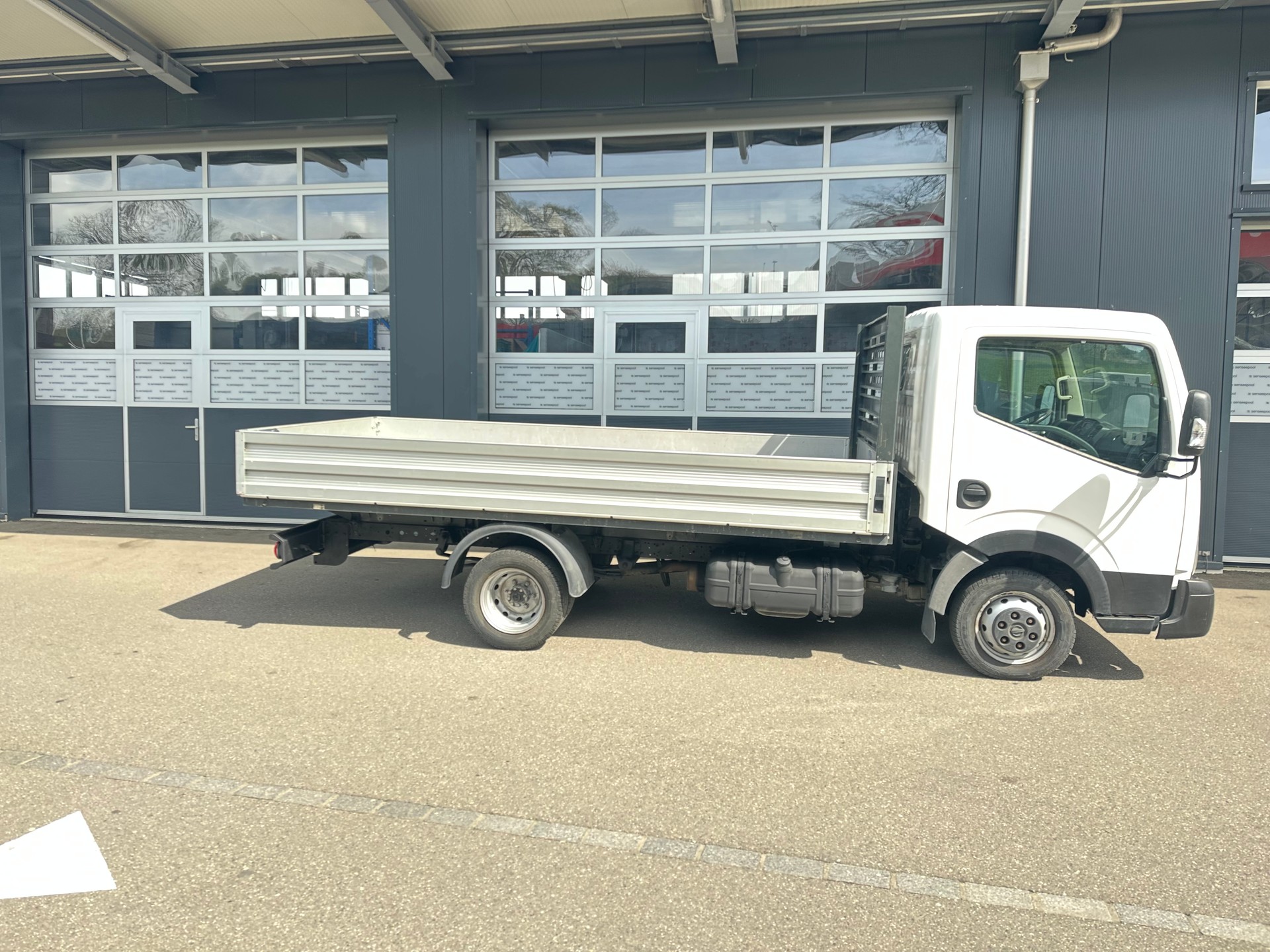 NISSAN Cabstar 35 14-image-1