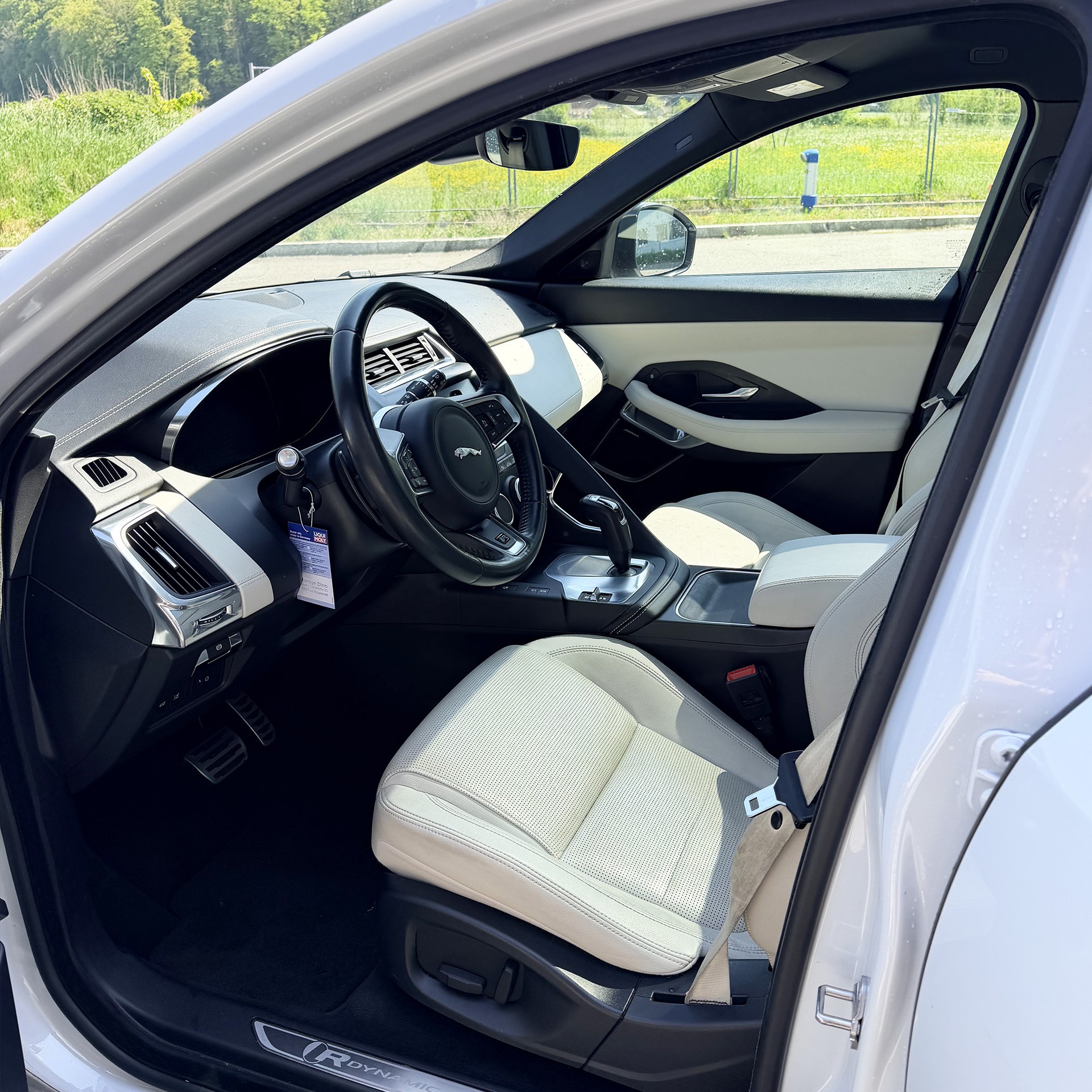 JAGUAR E-Pace 2.0 P250 R-Dynamic S AWD Automatik-image-4