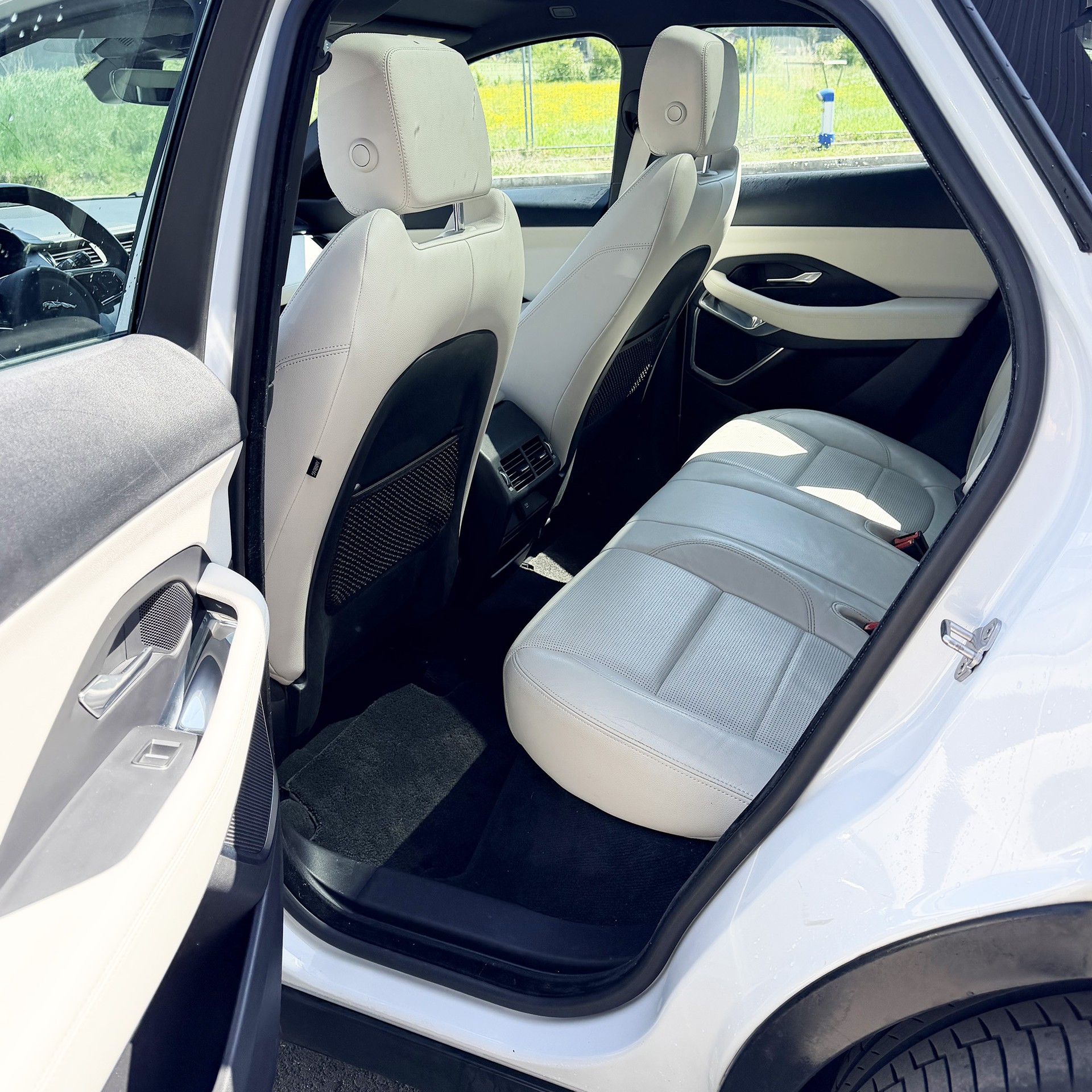JAGUAR E-Pace 2.0 P250 R-Dynamic S AWD Automatik-image-5