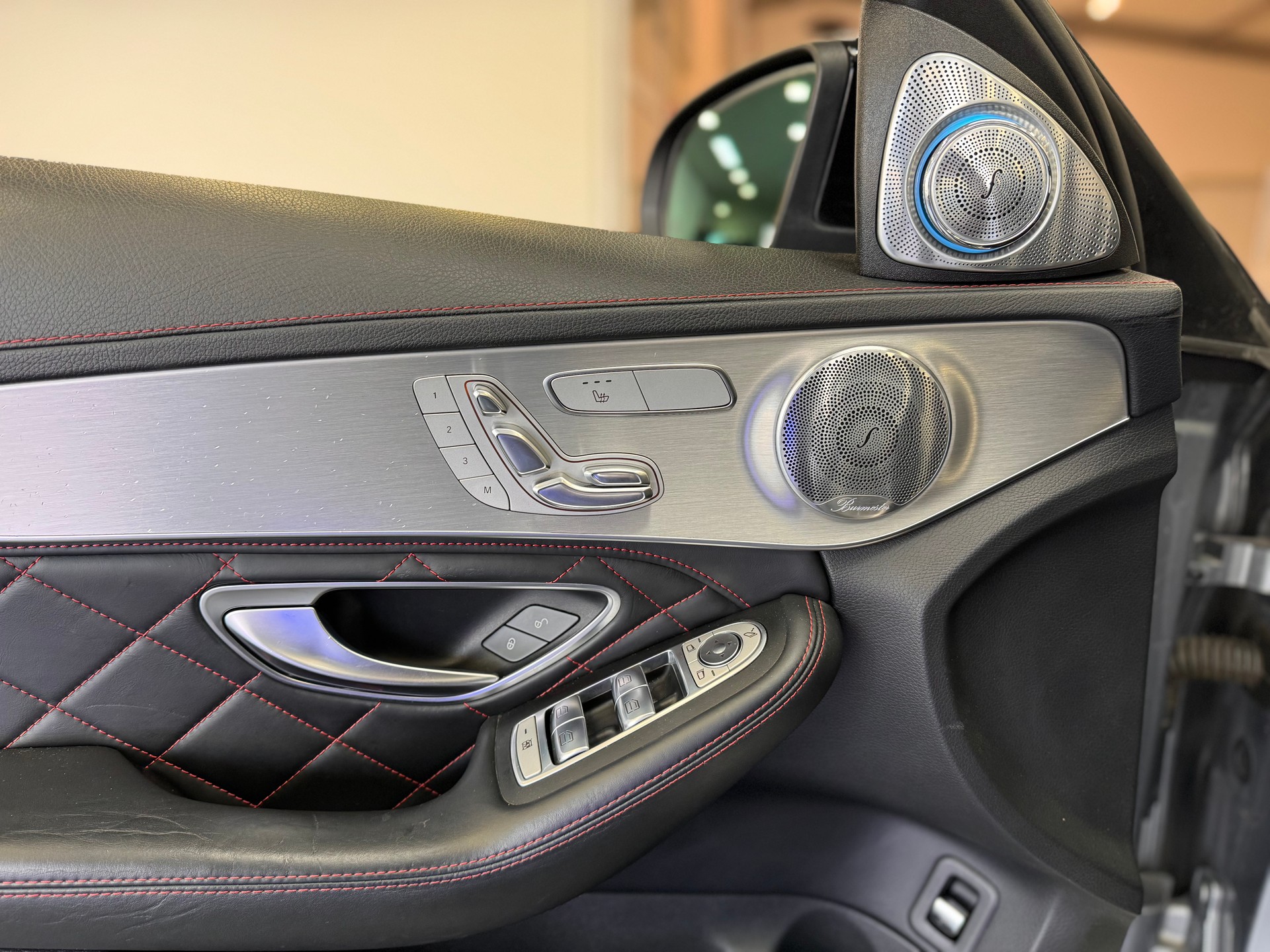 MERCEDES-BENZ C 63 S AMG Edition 1 Speedshift *Panorama / Carbon Exterieur & Interieur / Burmester / Head-Up / Schalensitze*-image-10