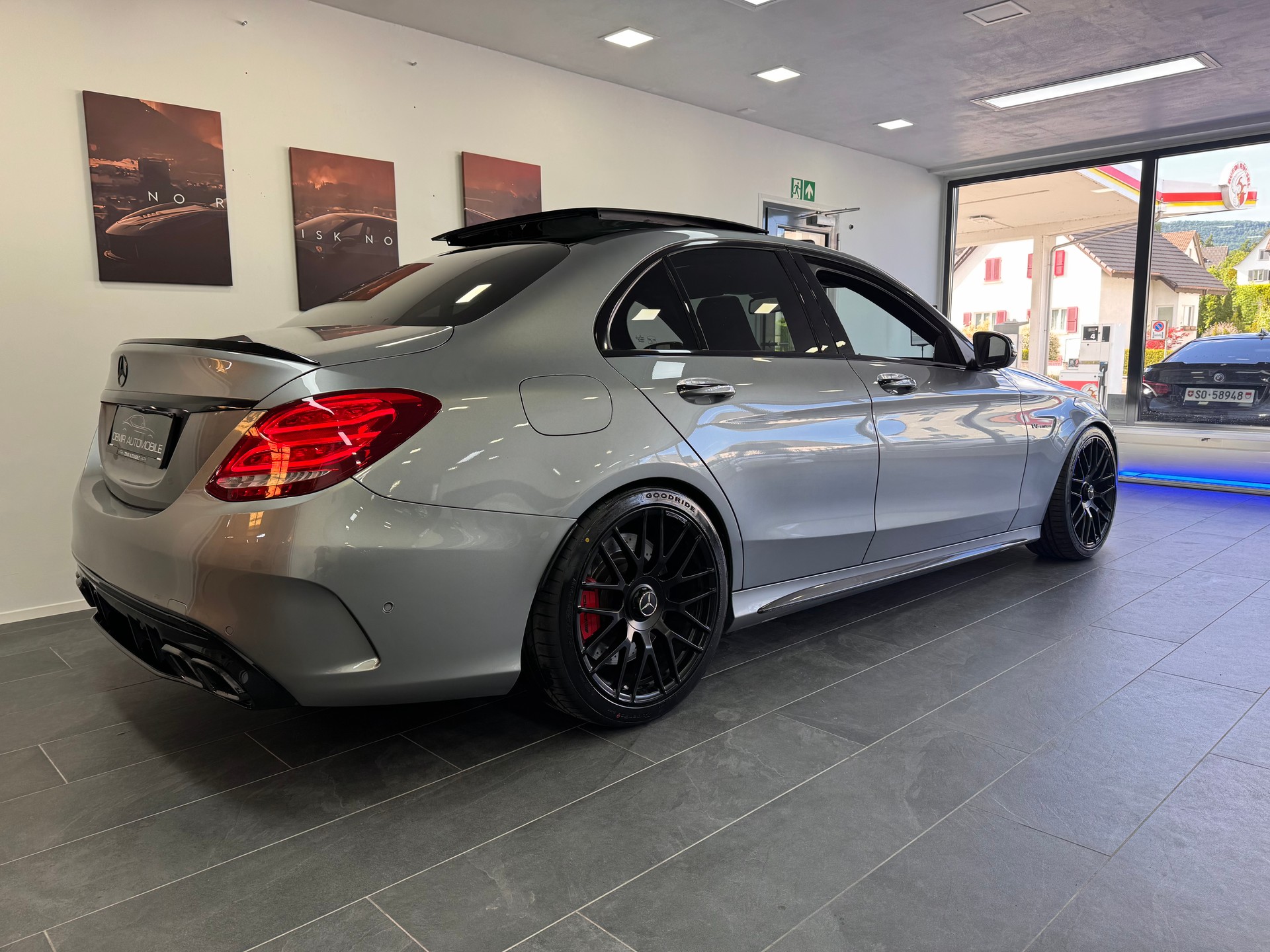 MERCEDES-BENZ C 63 S AMG Edition 1 Speedshift *Panorama / Carbon Exterieur & Interieur / Burmester / Head-Up / Schalensitze*-image-3