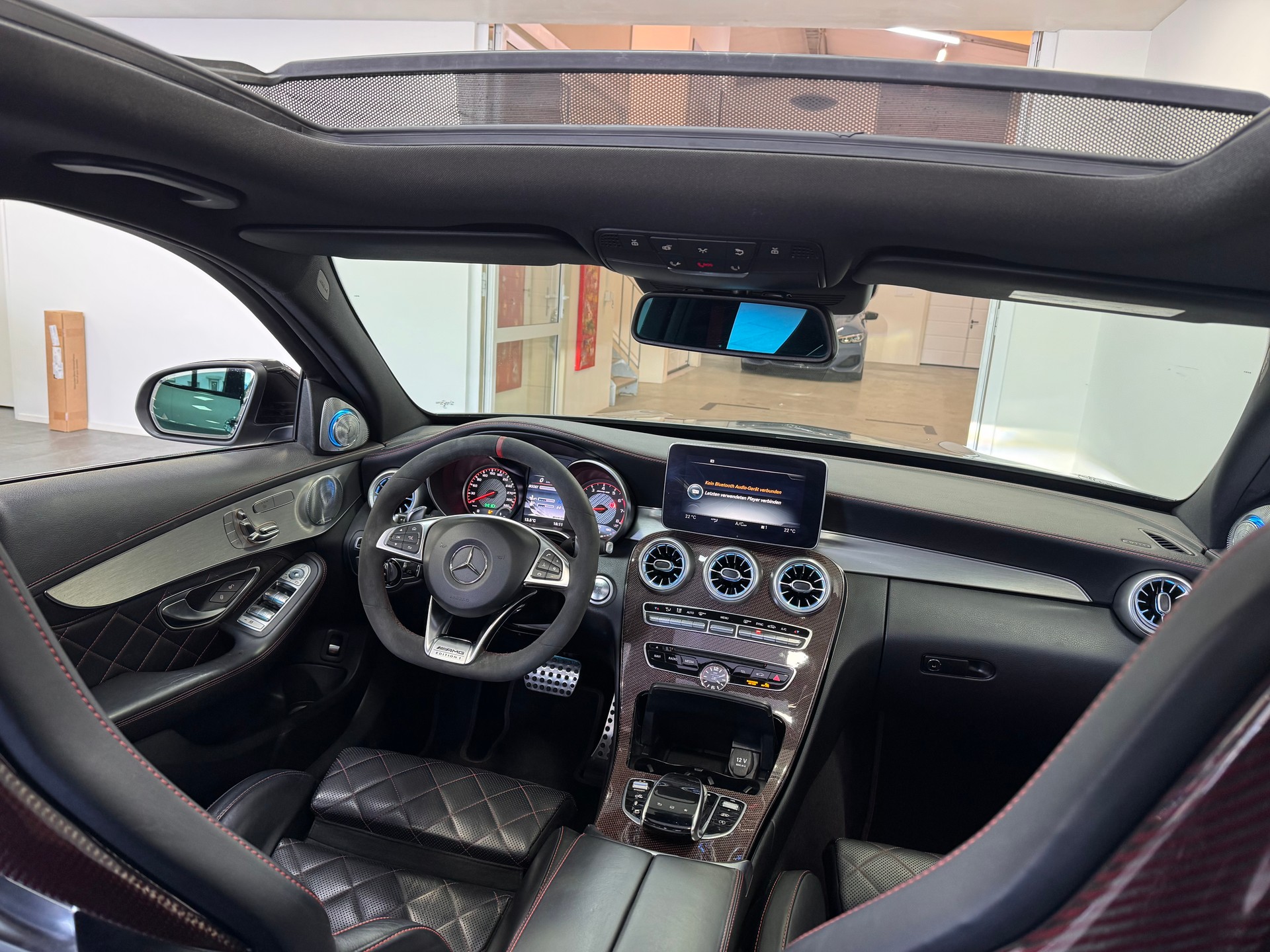 MERCEDES-BENZ C 63 S AMG Edition 1 Speedshift *Panorama / Carbon Exterieur & Interieur / Burmester / Head-Up / Schalensitze*-image-13