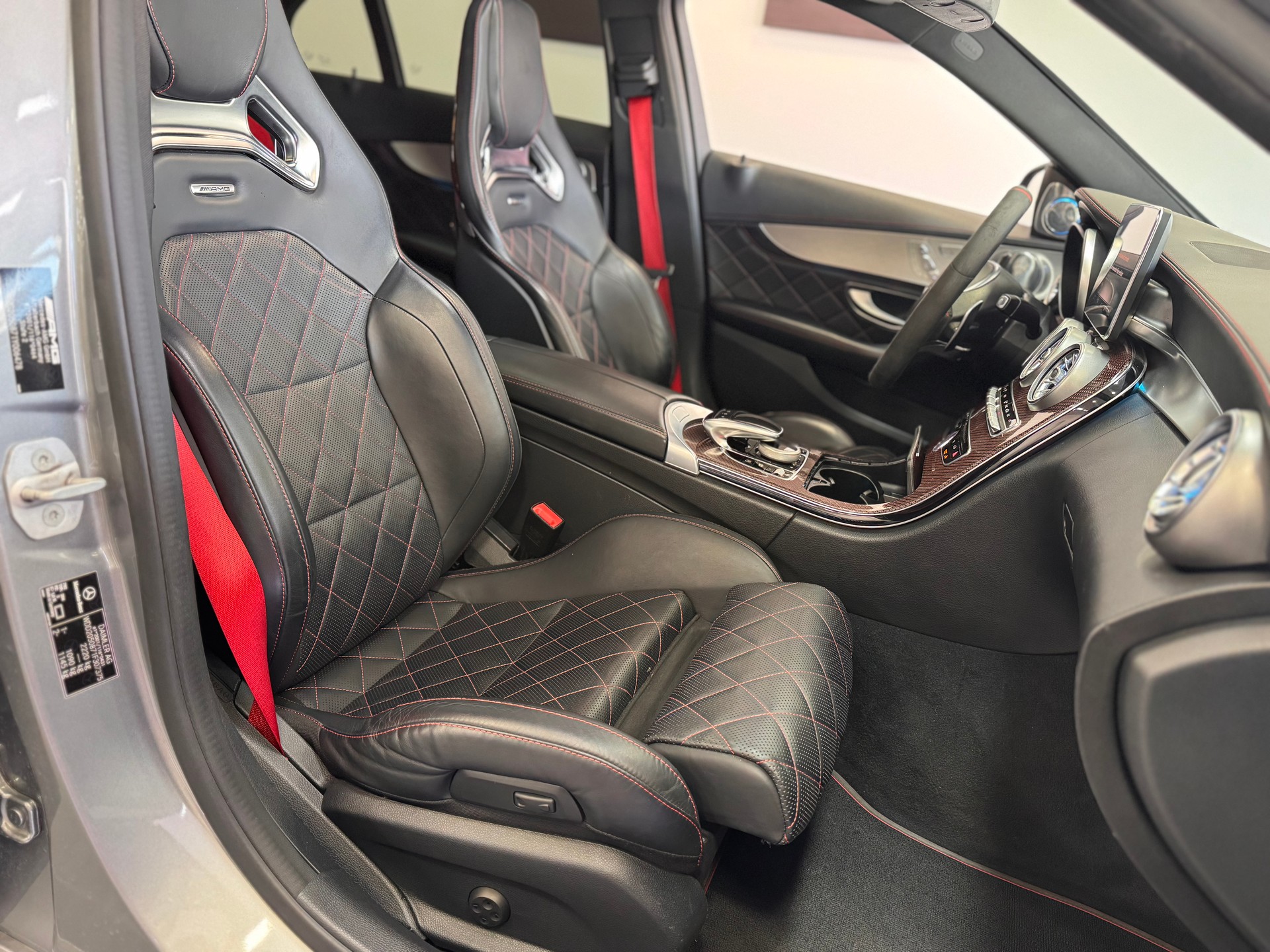 MERCEDES-BENZ C 63 S AMG Edition 1 Speedshift *Panorama / Carbon Exterieur & Interieur / Burmester / Head-Up / Schalensitze*-image-9