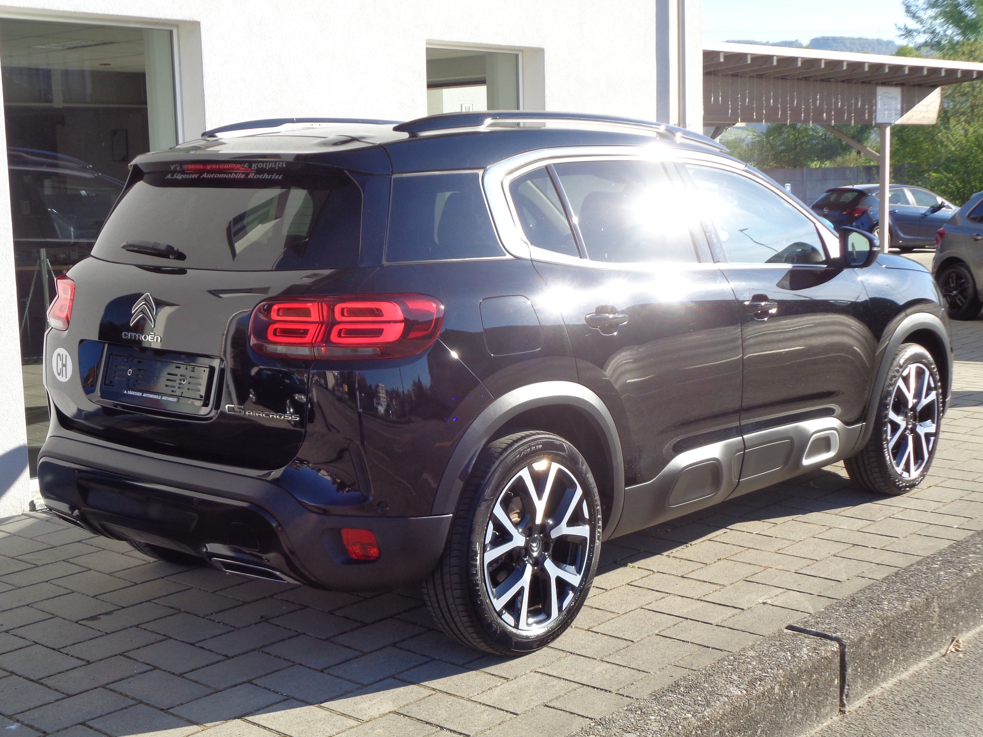CITROEN C5 Aircross 1.6i PureTech Shine EAT8-showroom-element-1