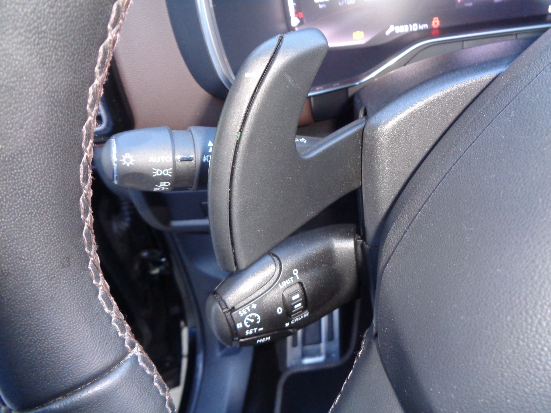 CITROEN C5 Aircross 1.6i PureTech Shine EAT8-image-23