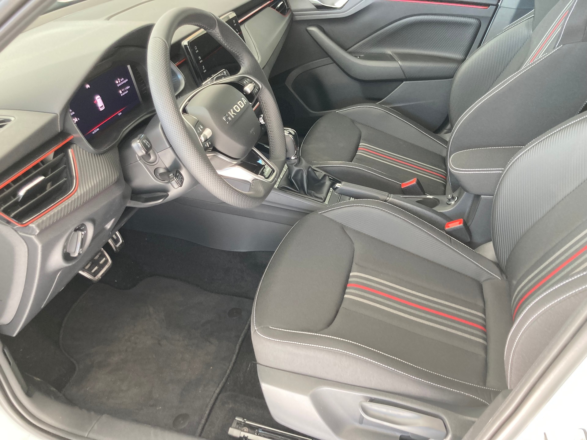 SKODA Kamiq 1.5 TSI Monte Carlo DSG-image-8