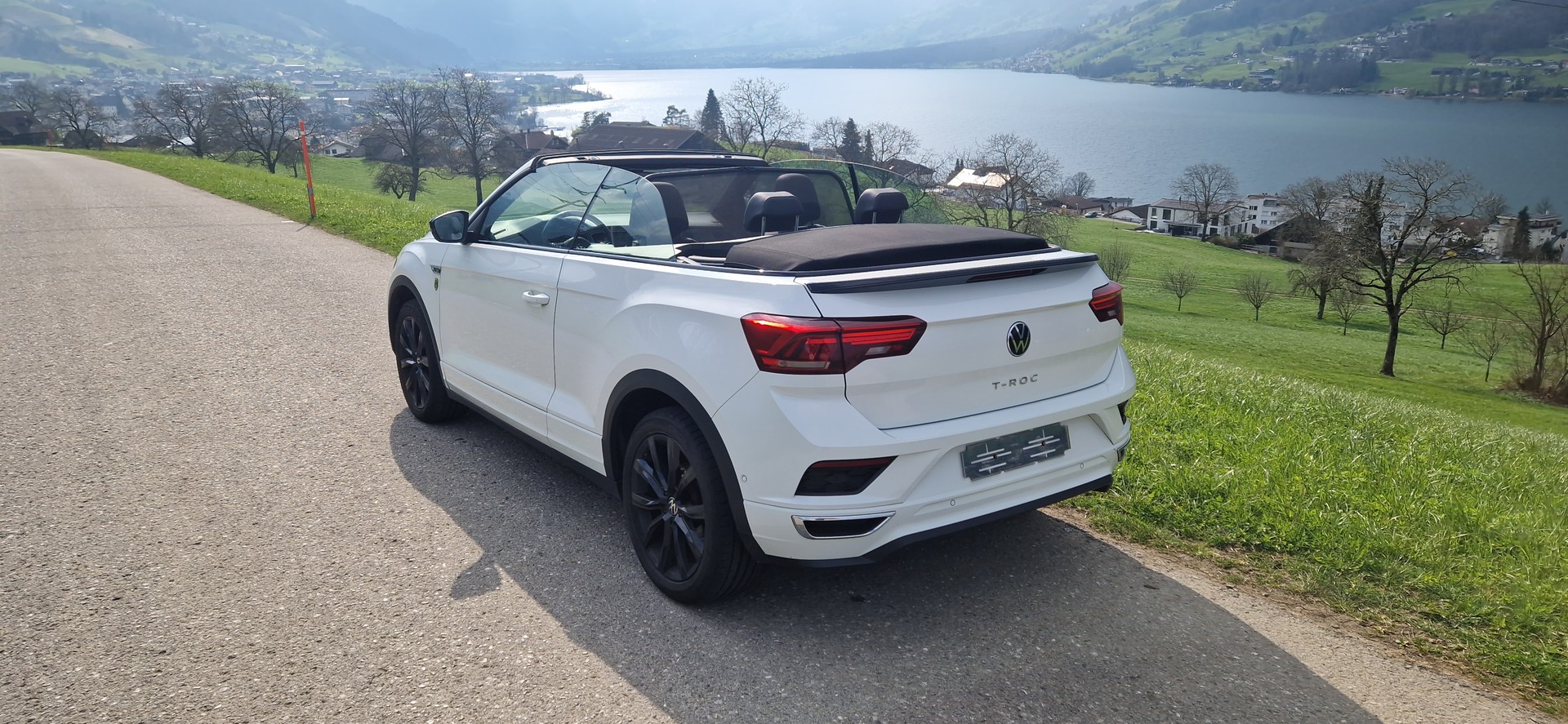 VW T-Roc Cabriolet R-Line "Black&White 1.5TSI DSG-image-1