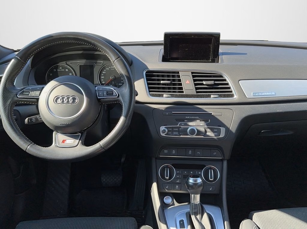 AUDI Q3 2.0 TFSI quattro S-tronic-image-10