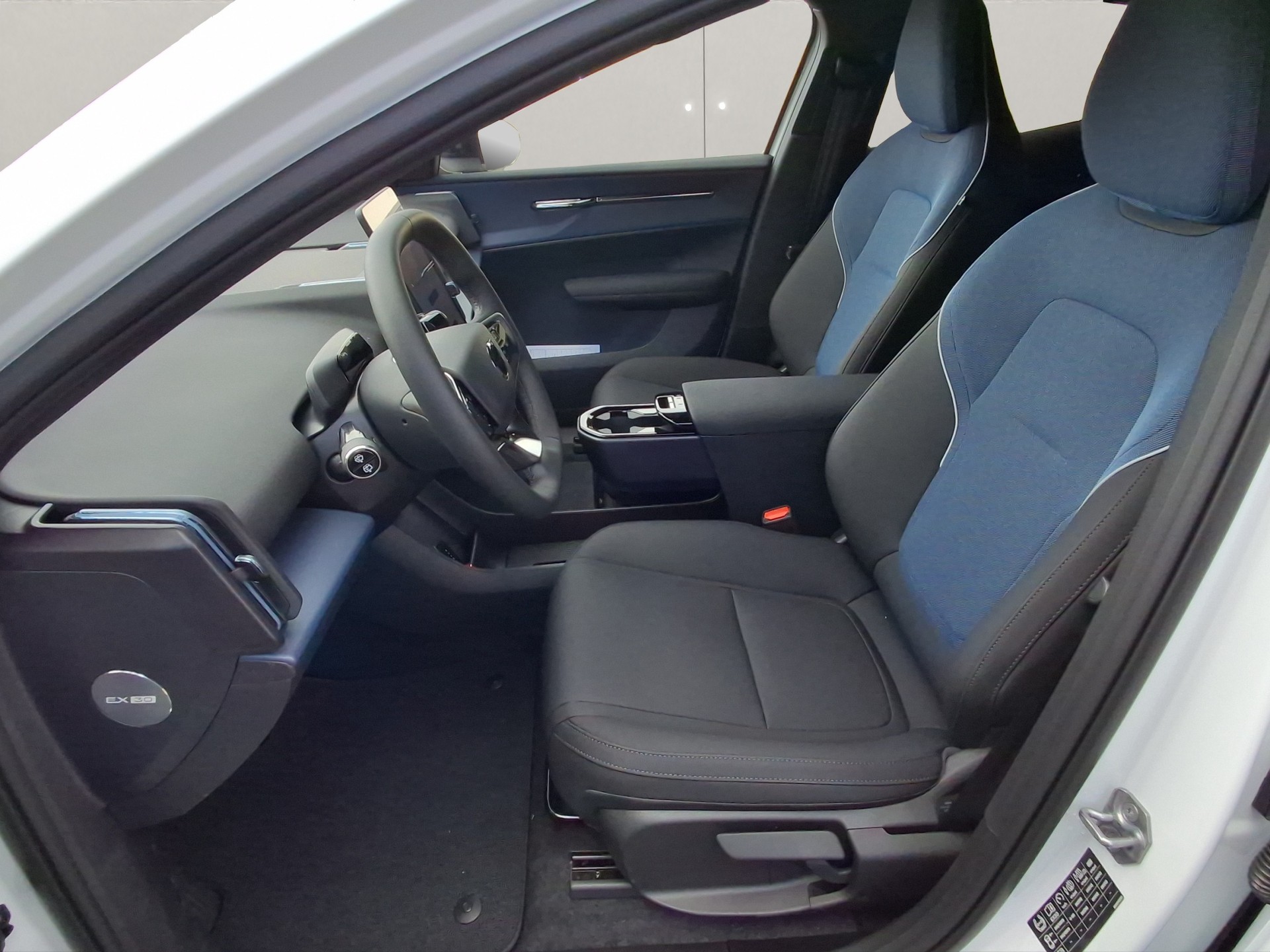 VOLVO EX30 E60 Twin Plus Performance AWD-image-5