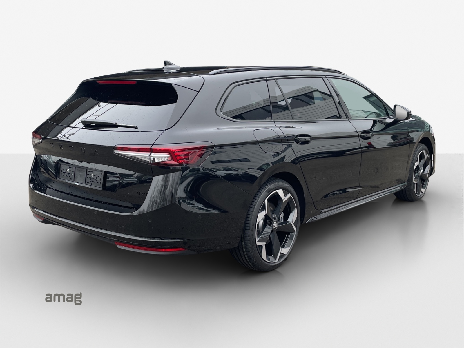 SKODA Superb Combi 2.0 TSI Sportline 4x4 DSG-image-3