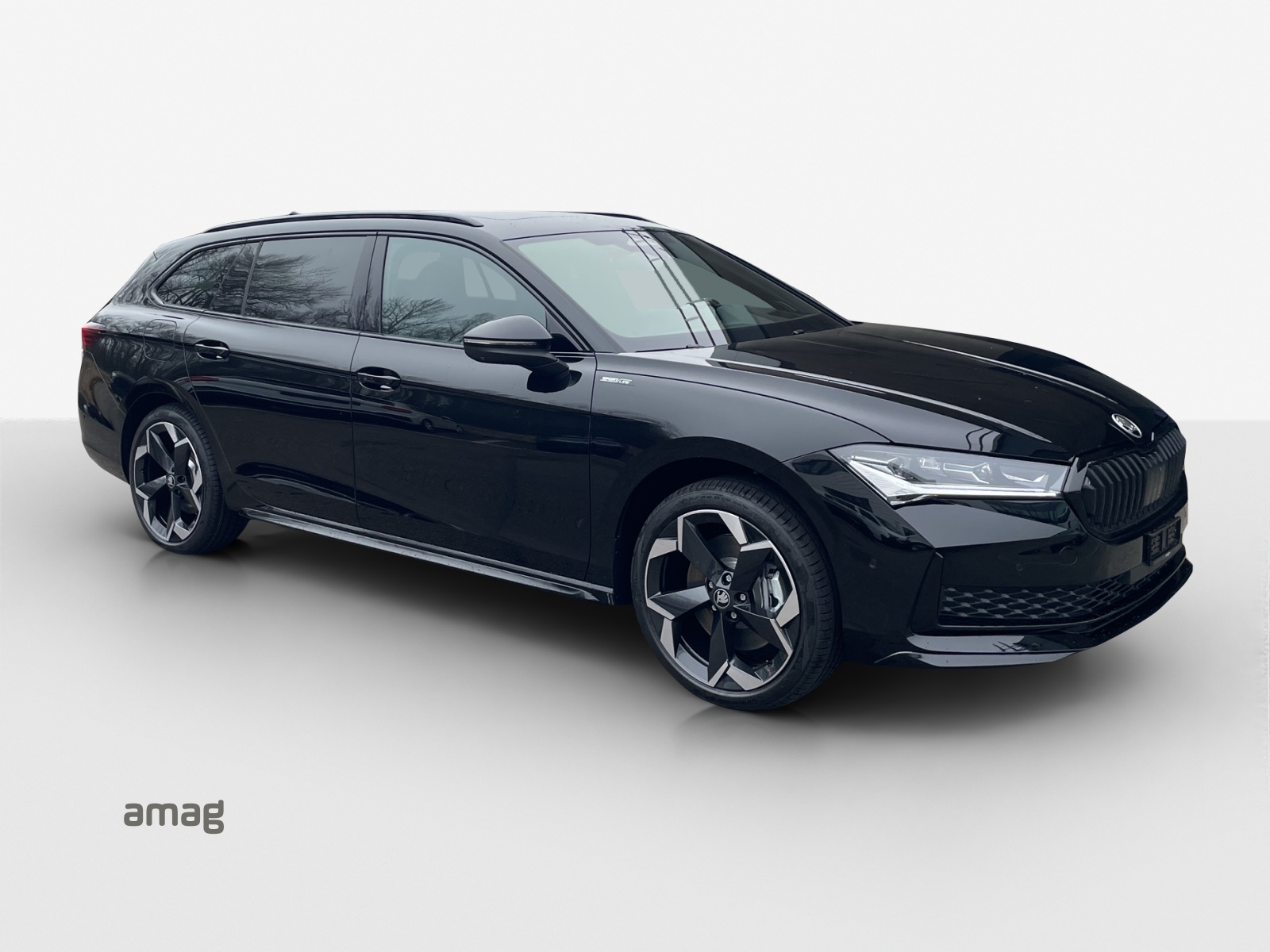 SKODA Superb Combi 2.0 TSI Sportline 4x4 DSG-image-4