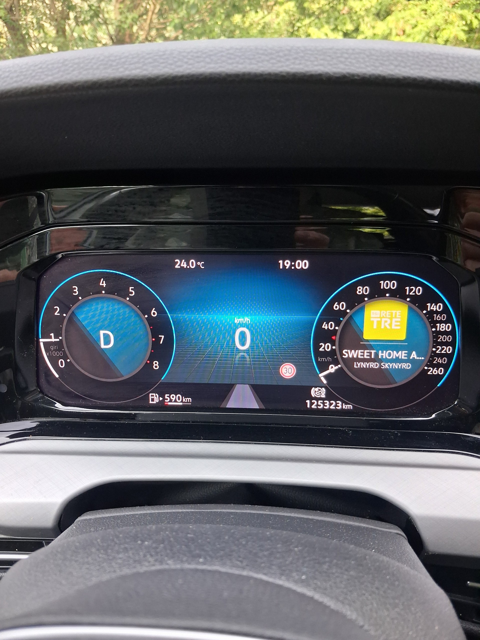 VW 1.0 eTSI Life DSG-image-8