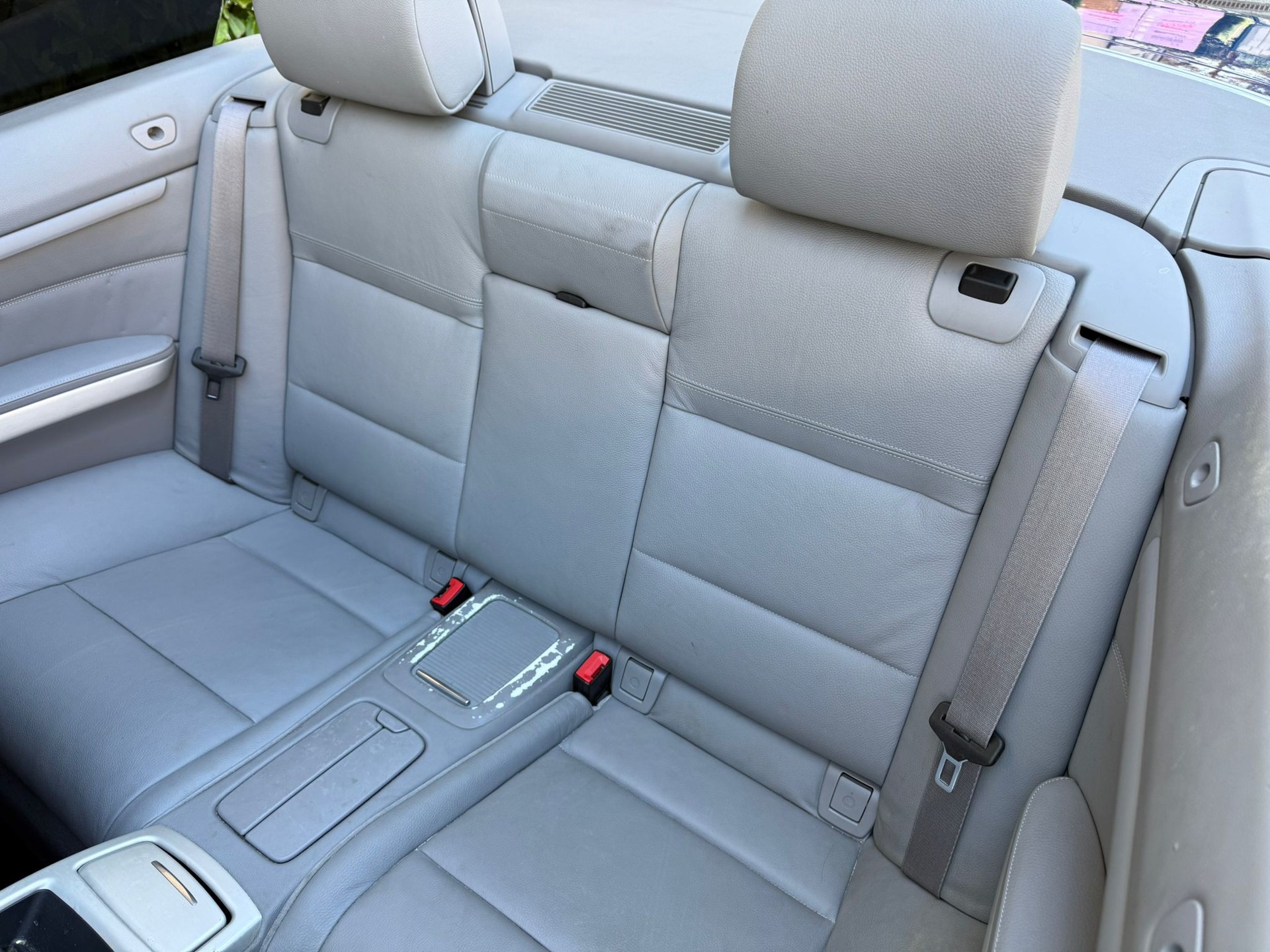 BMW 335i Cabriolet Steptronic-image-14