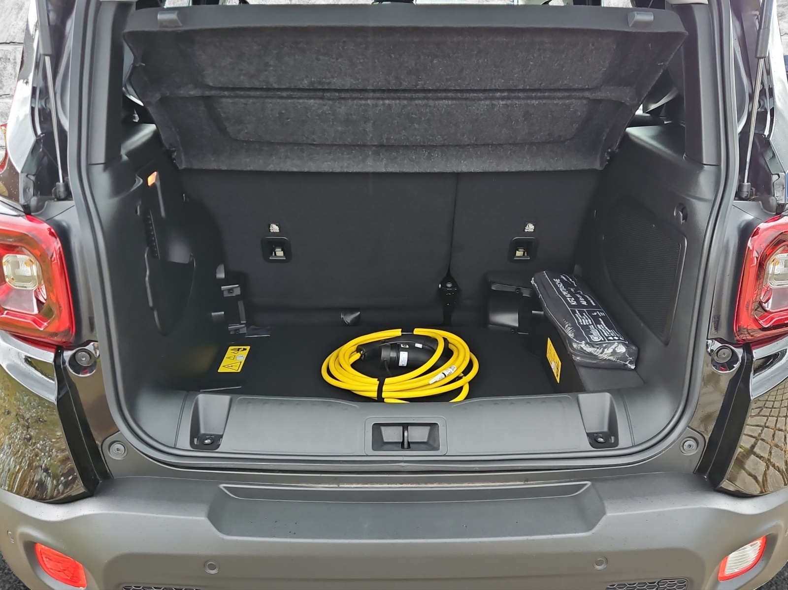 JEEP Renegade 1.3 T PHEV Summit AWD-image-8