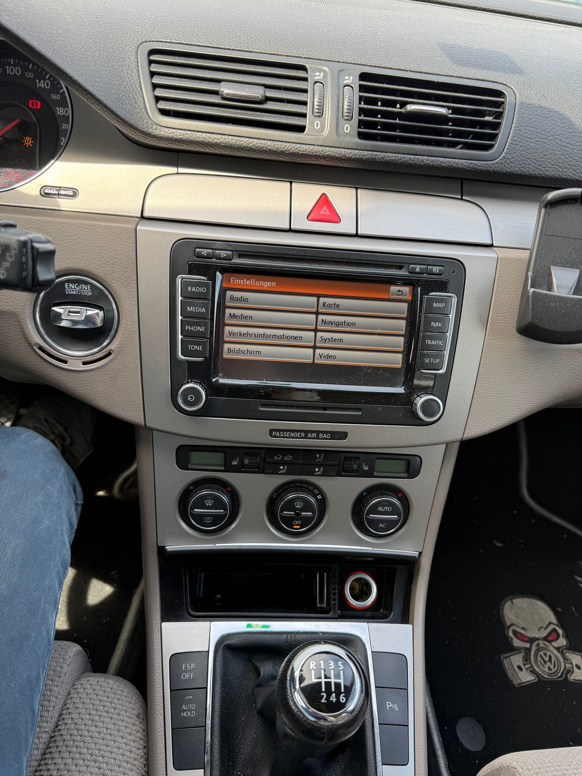 VW Passat Variant 2.0T FSI Sportline-image-4