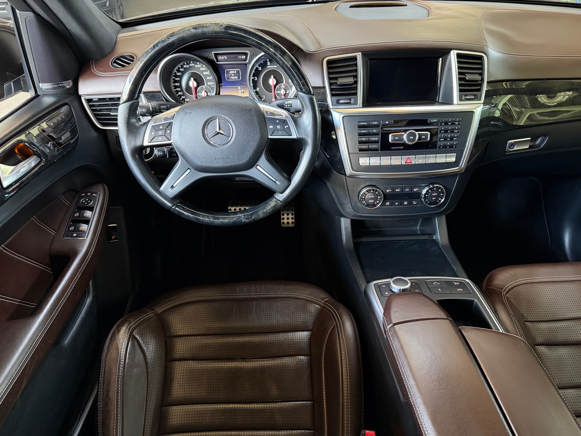 MERCEDES-BENZ ML 63 AMG 4Matic *** AMG Driver Package *** Speedshift Automat-image-10